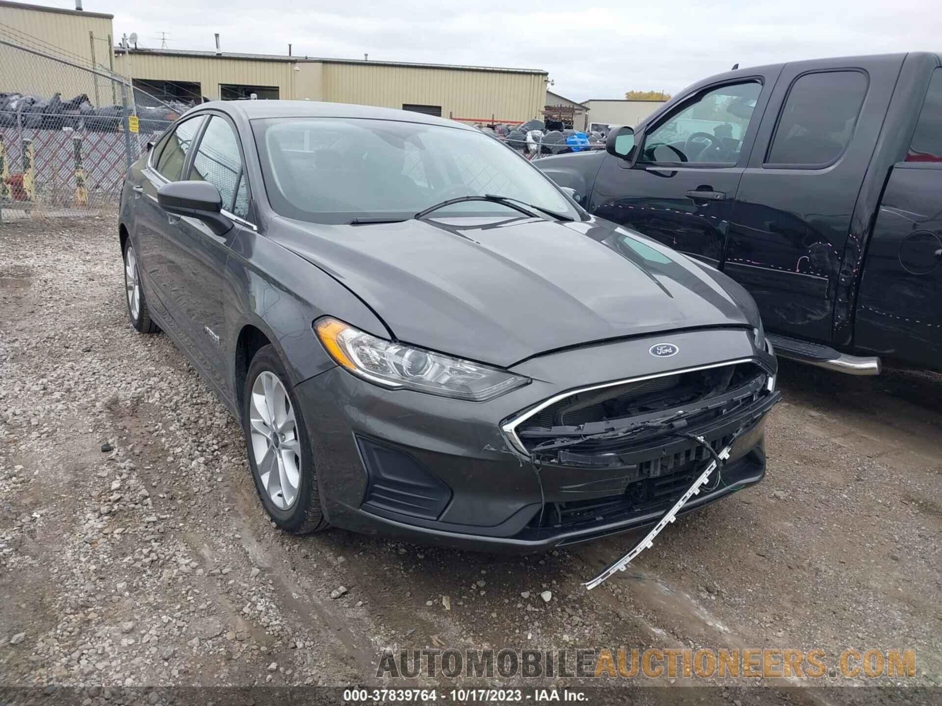 3FA6P0LU2KR108018 FORD FUSION HYBRID 2019