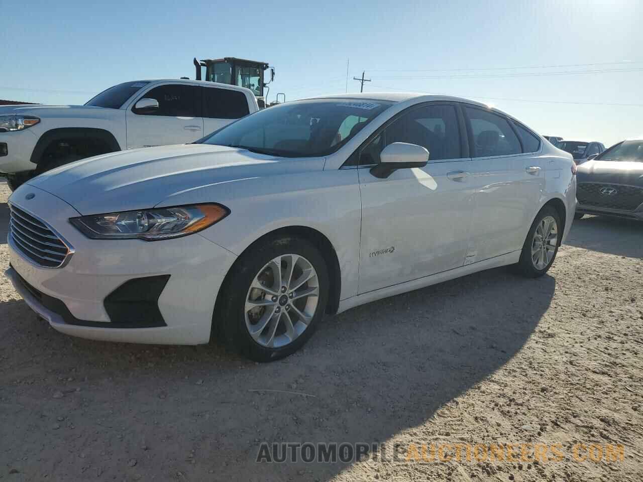 3FA6P0LU2KR114398 FORD FUSION 2019