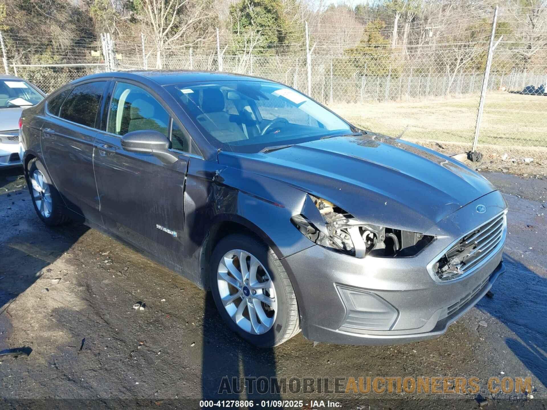 3FA6P0LU2KR119830 FORD FUSION HYBRID 2019