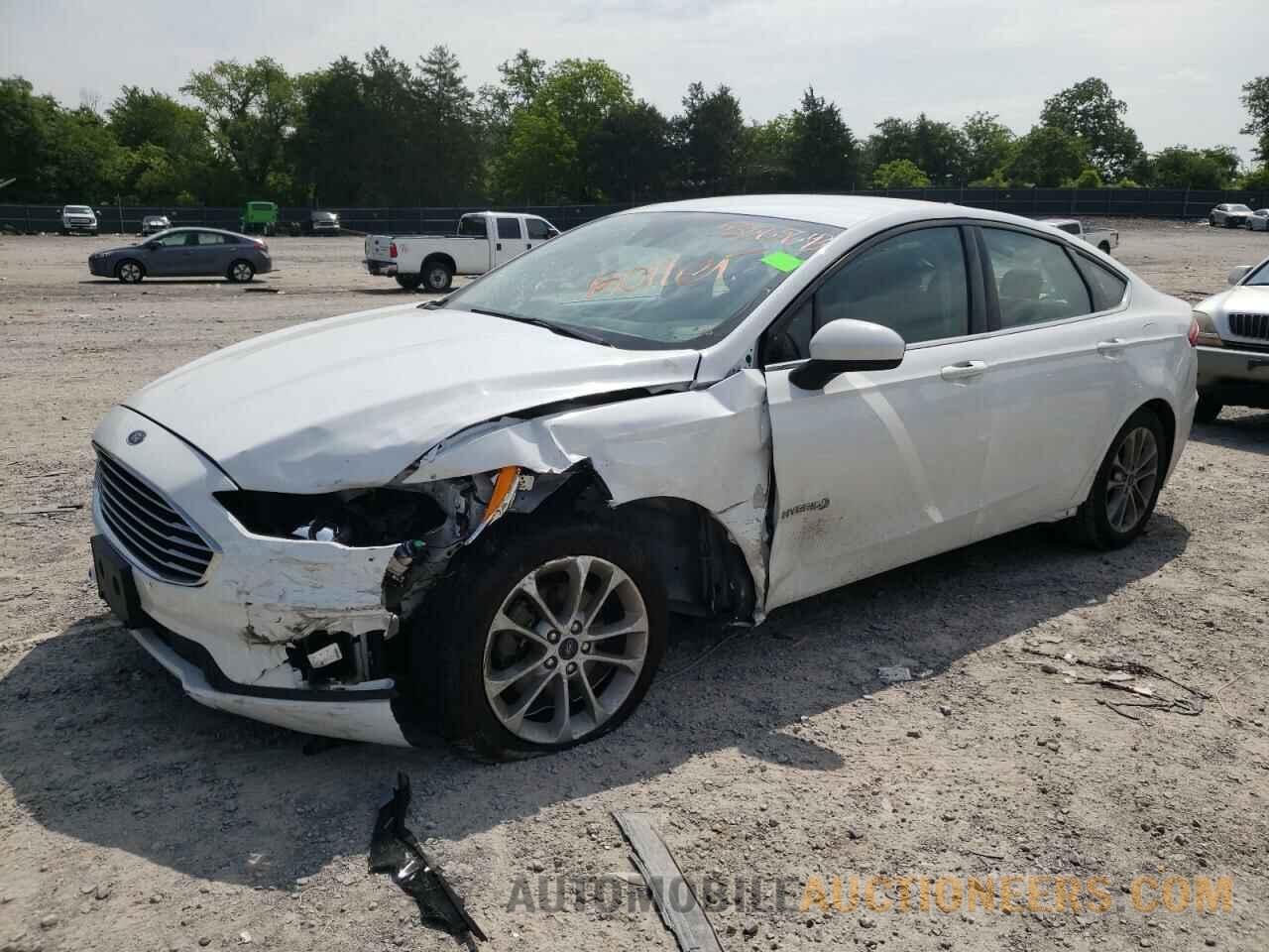 3FA6P0LU2KR137597 FORD FUSION 2019