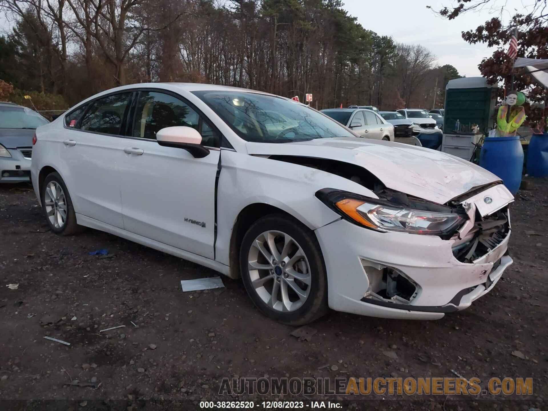 3FA6P0LU2KR157414 FORD FUSION HYBRID 2019