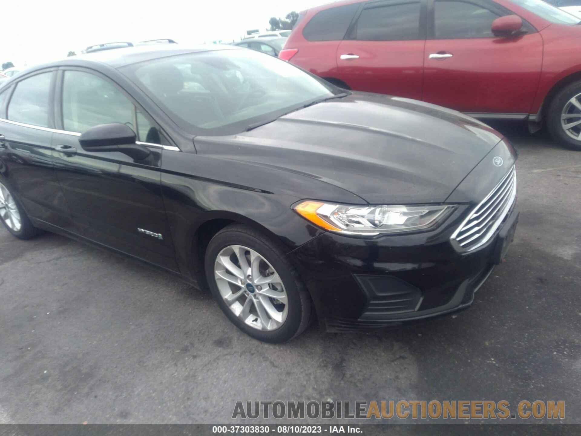 3FA6P0LU2KR180093 FORD FUSION HYBRID 2019