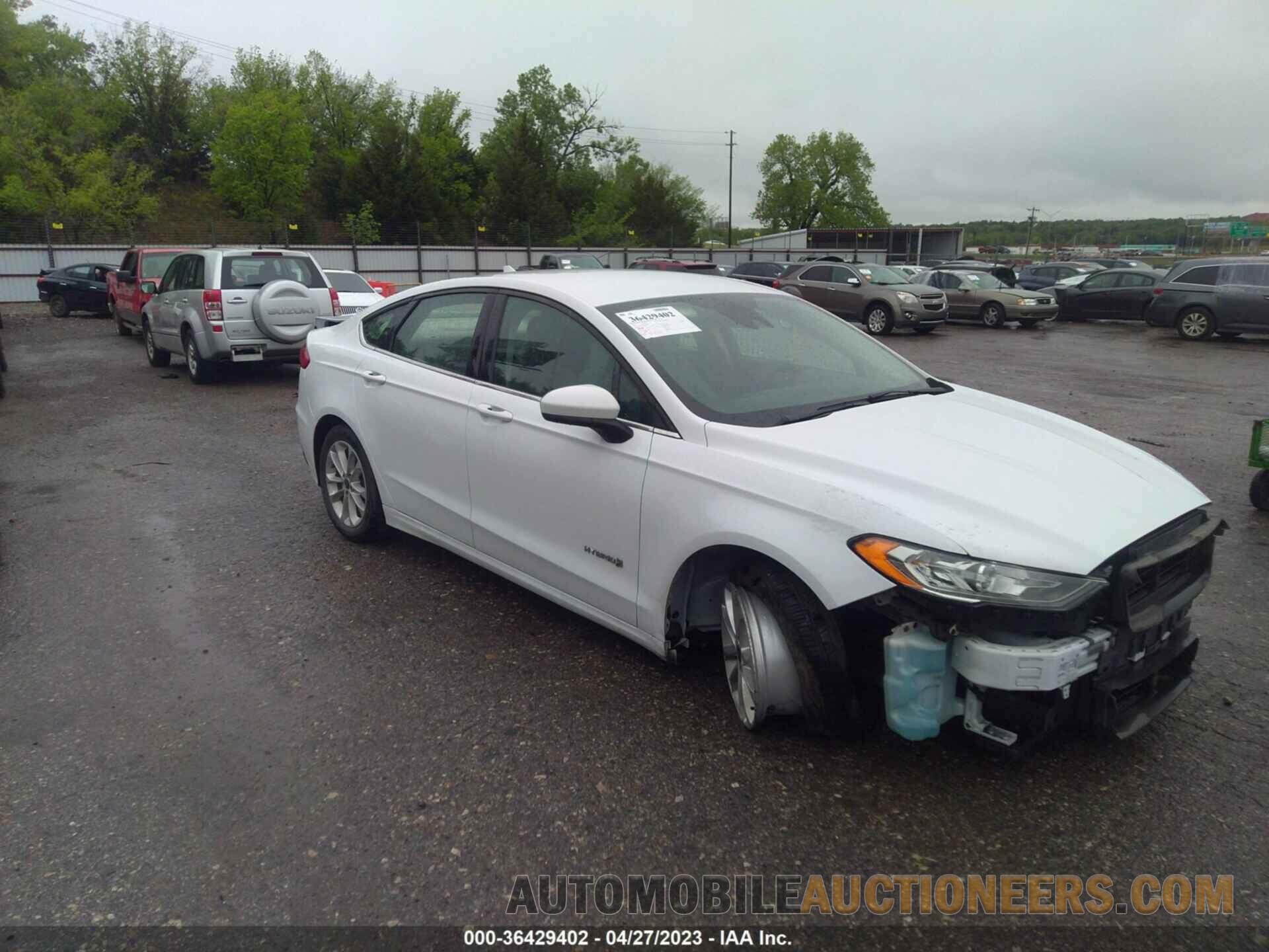 3FA6P0LU2KR188713 FORD FUSION HYBRID 2019