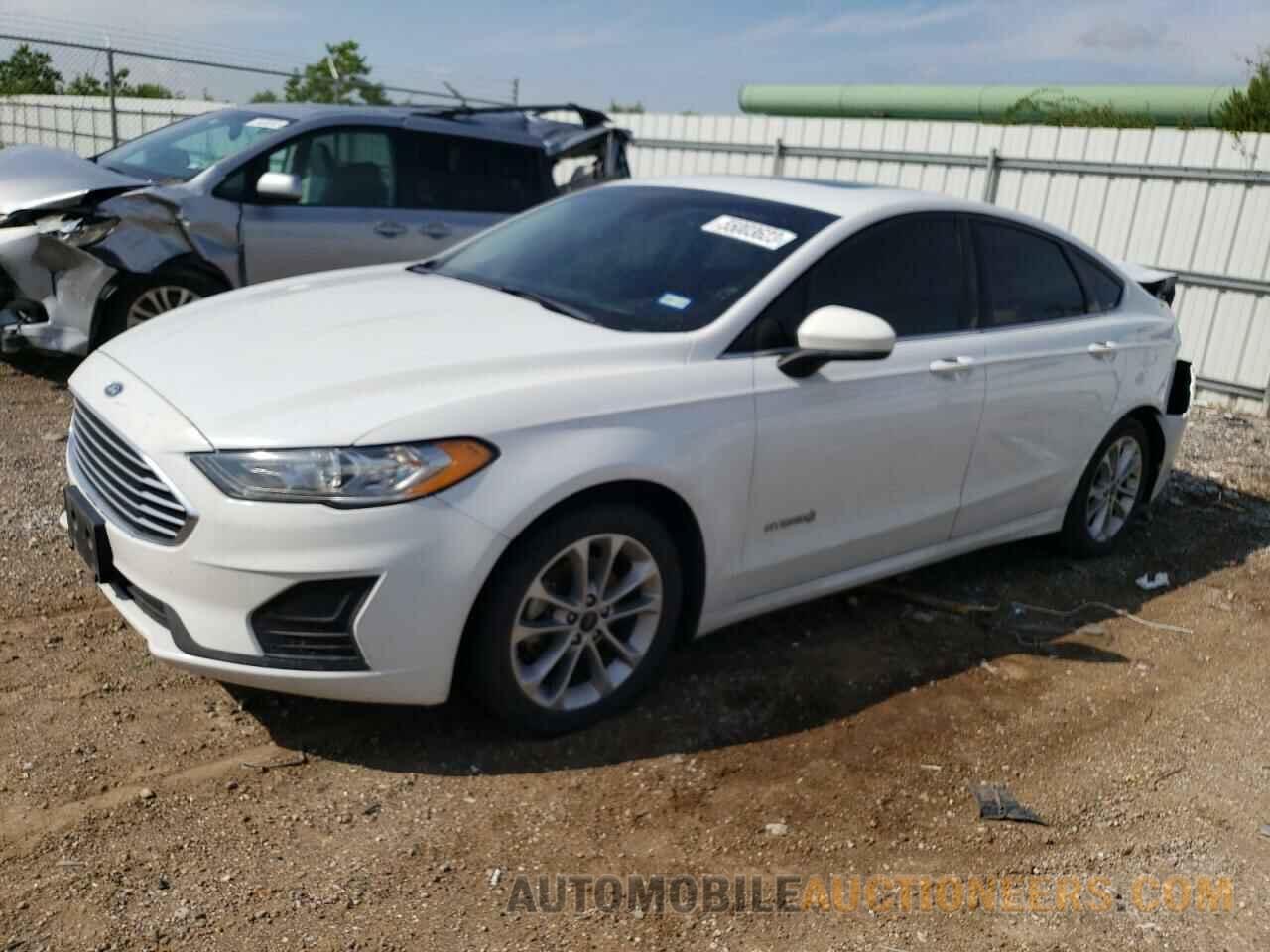 3FA6P0LU2KR202285 FORD FUSION 2019