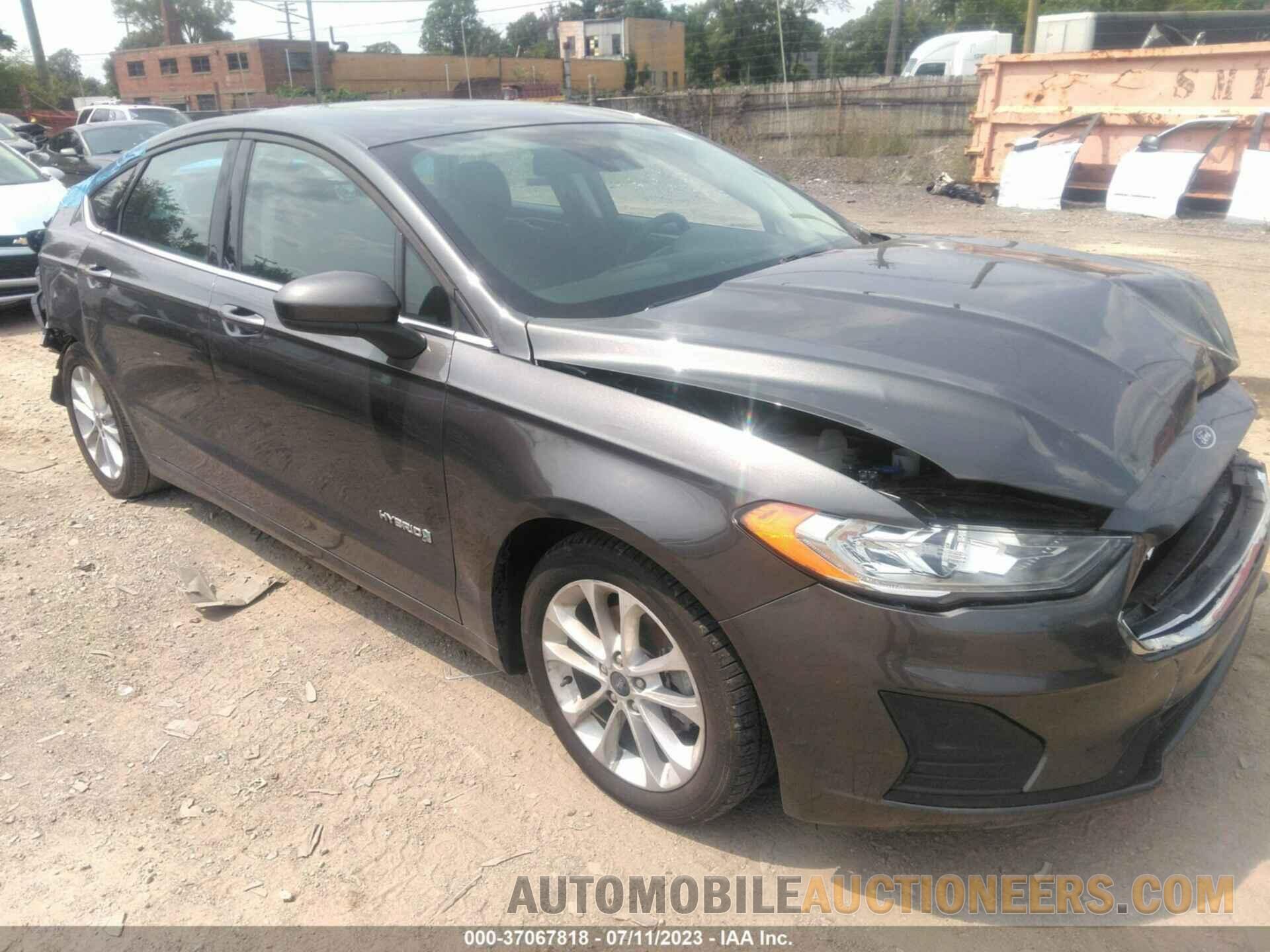 3FA6P0LU2KR208605 FORD FUSION HYBRID 2019