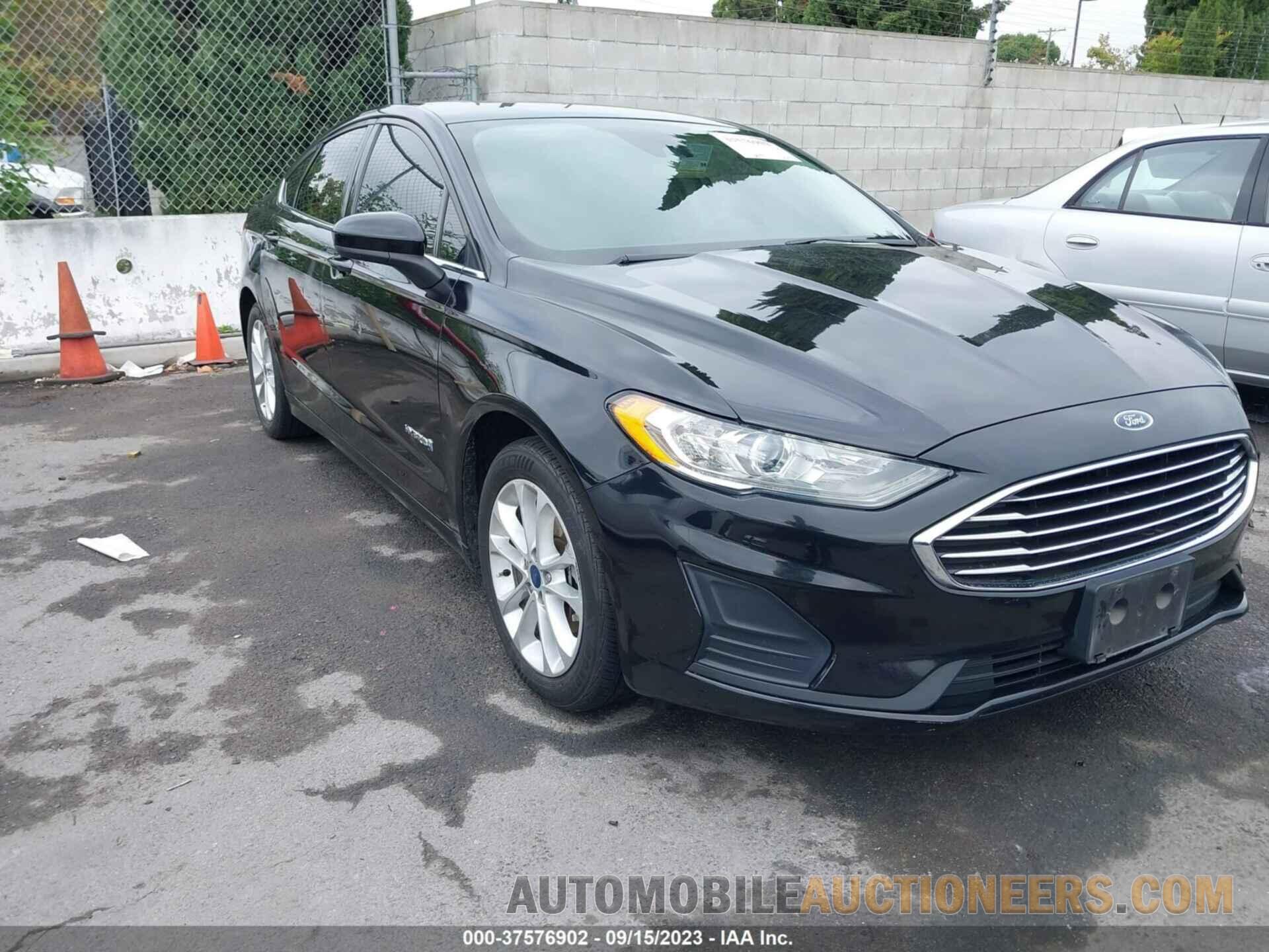 3FA6P0LU2KR237358 FORD FUSION HYBRID 2019