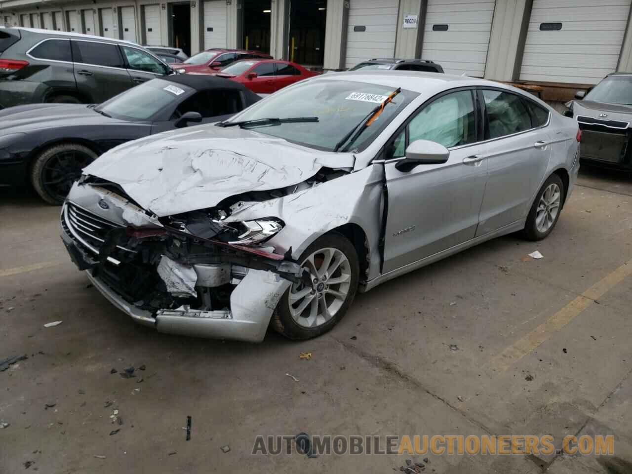 3FA6P0LU2KR257092 FORD FUSION 2019