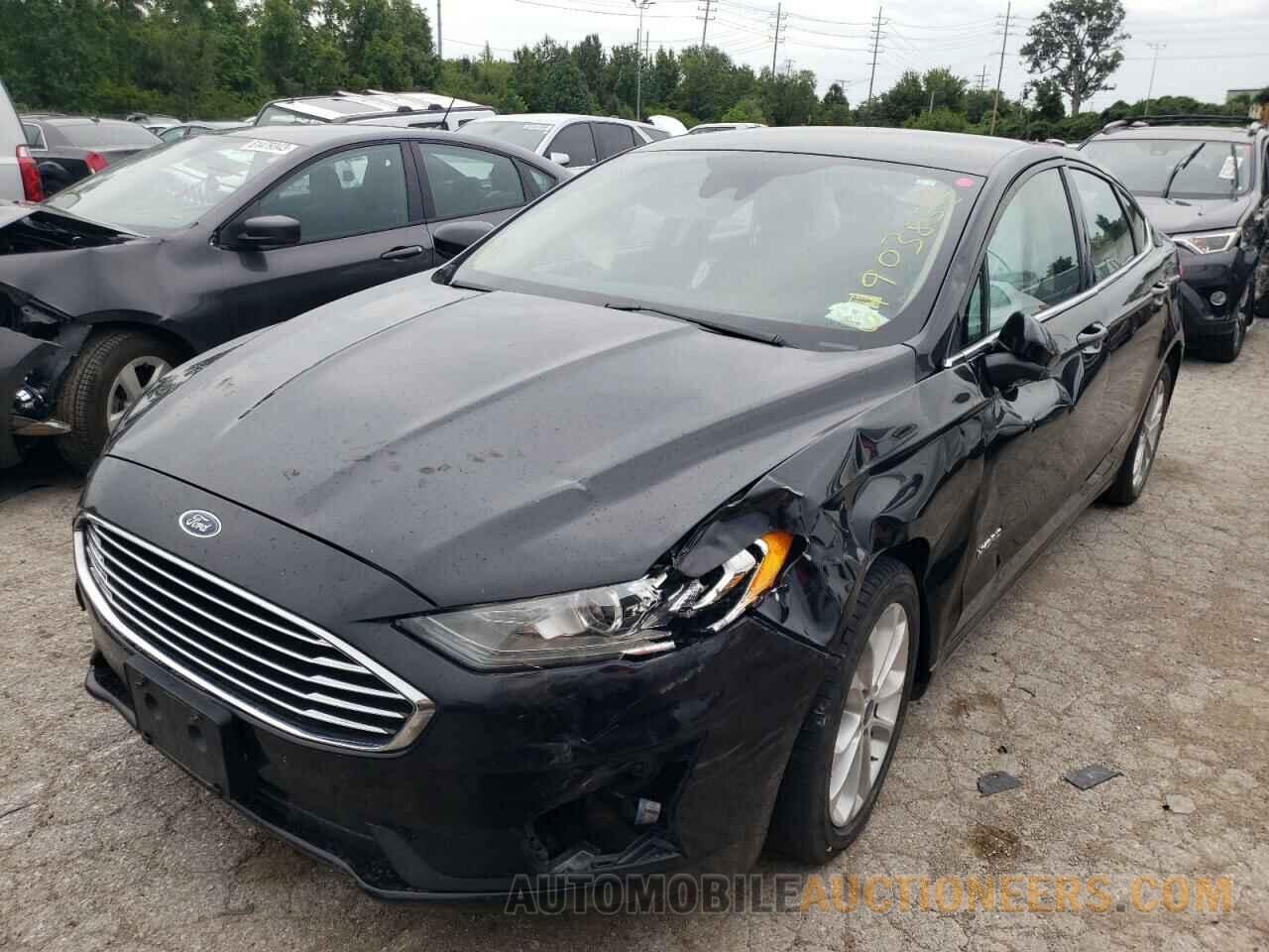 3FA6P0LU2KR261739 FORD FUSION 2019