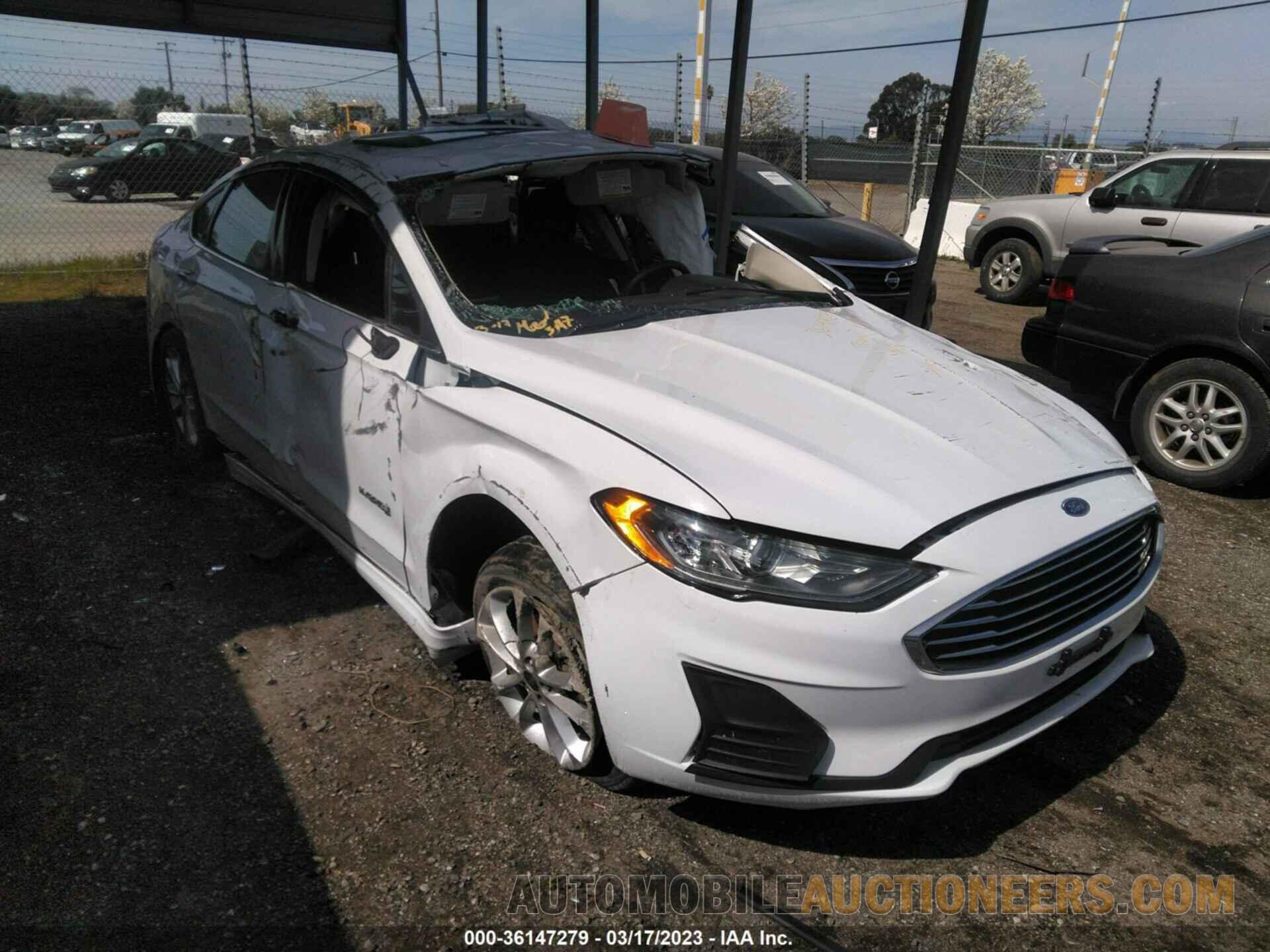 3FA6P0LU3KR119092 FORD FUSION HYBRID 2019