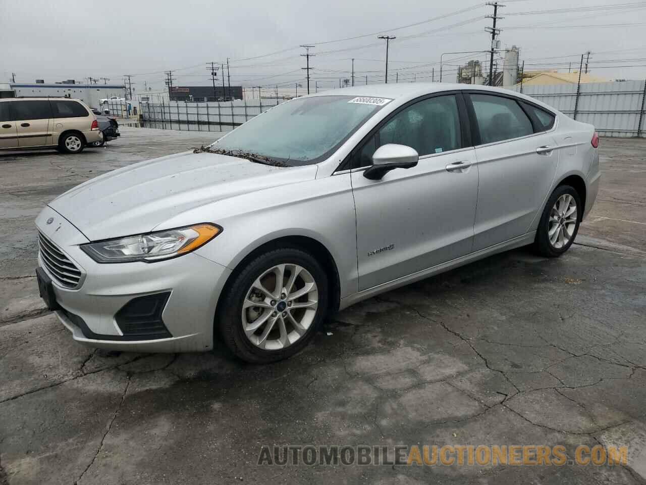 3FA6P0LU3KR135132 FORD FUSION 2019