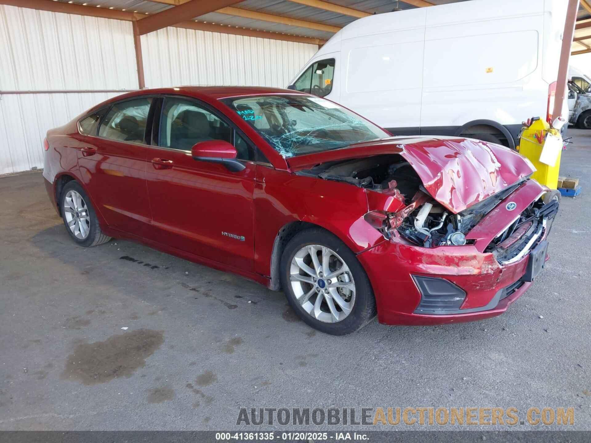 3FA6P0LU3KR177798 FORD FUSION HYBRID 2019