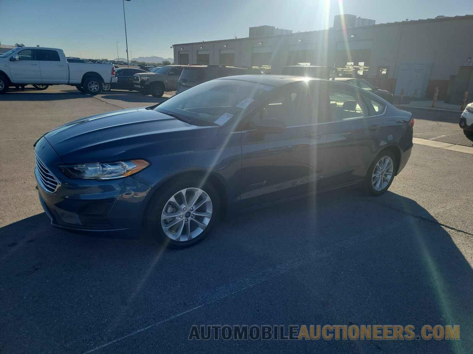 3FA6P0LU3KR207219 Ford Fusion Hybrid 2019