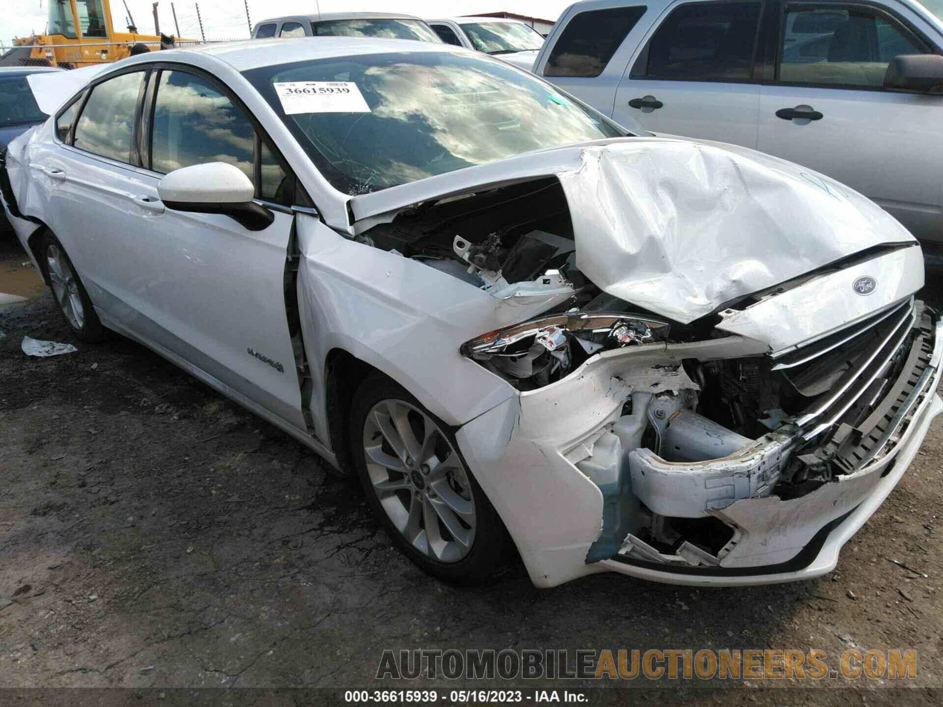 3FA6P0LU3KR256808 FORD FUSION HYBRID 2019