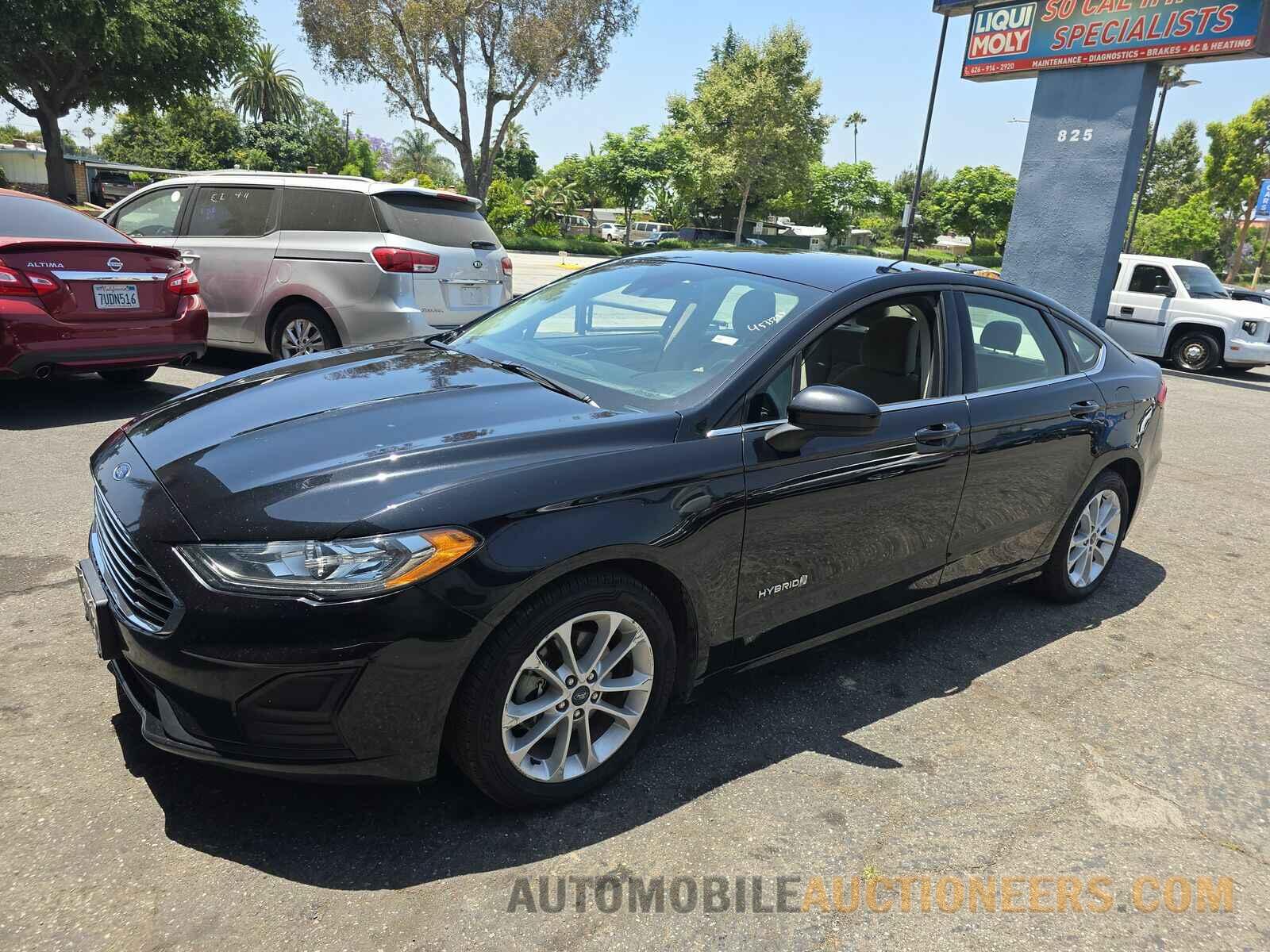 3FA6P0LU3KR278601 Ford Fusion Hybrid 2019