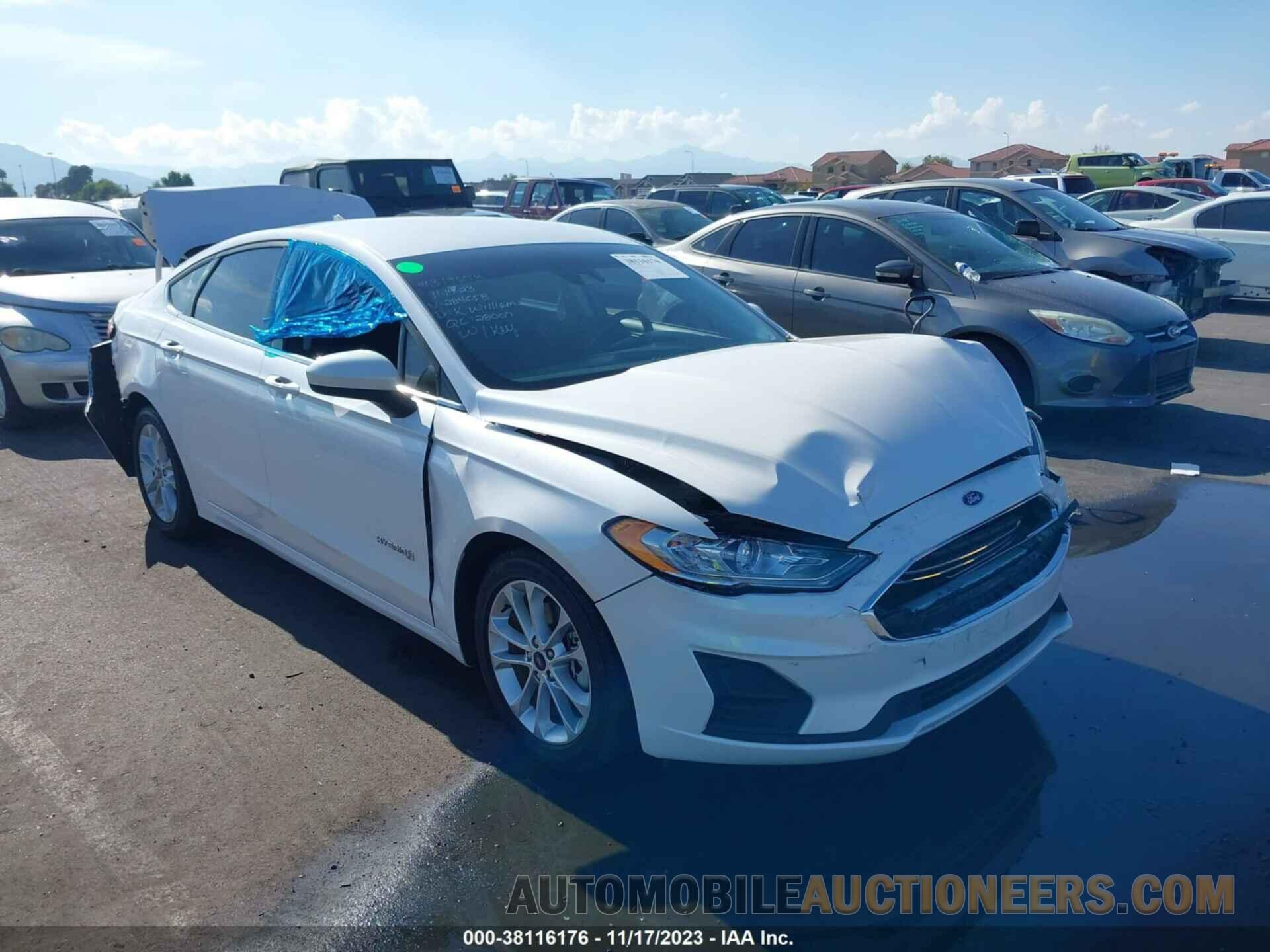 3FA6P0LU3KR284558 FORD FUSION HYBRID 2019