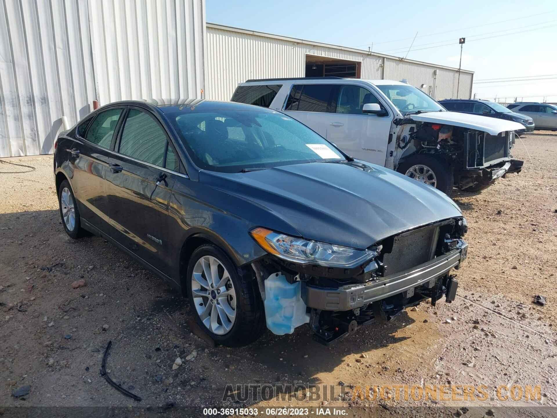 3FA6P0LU4KR107064 FORD FUSION HYBRID 2019