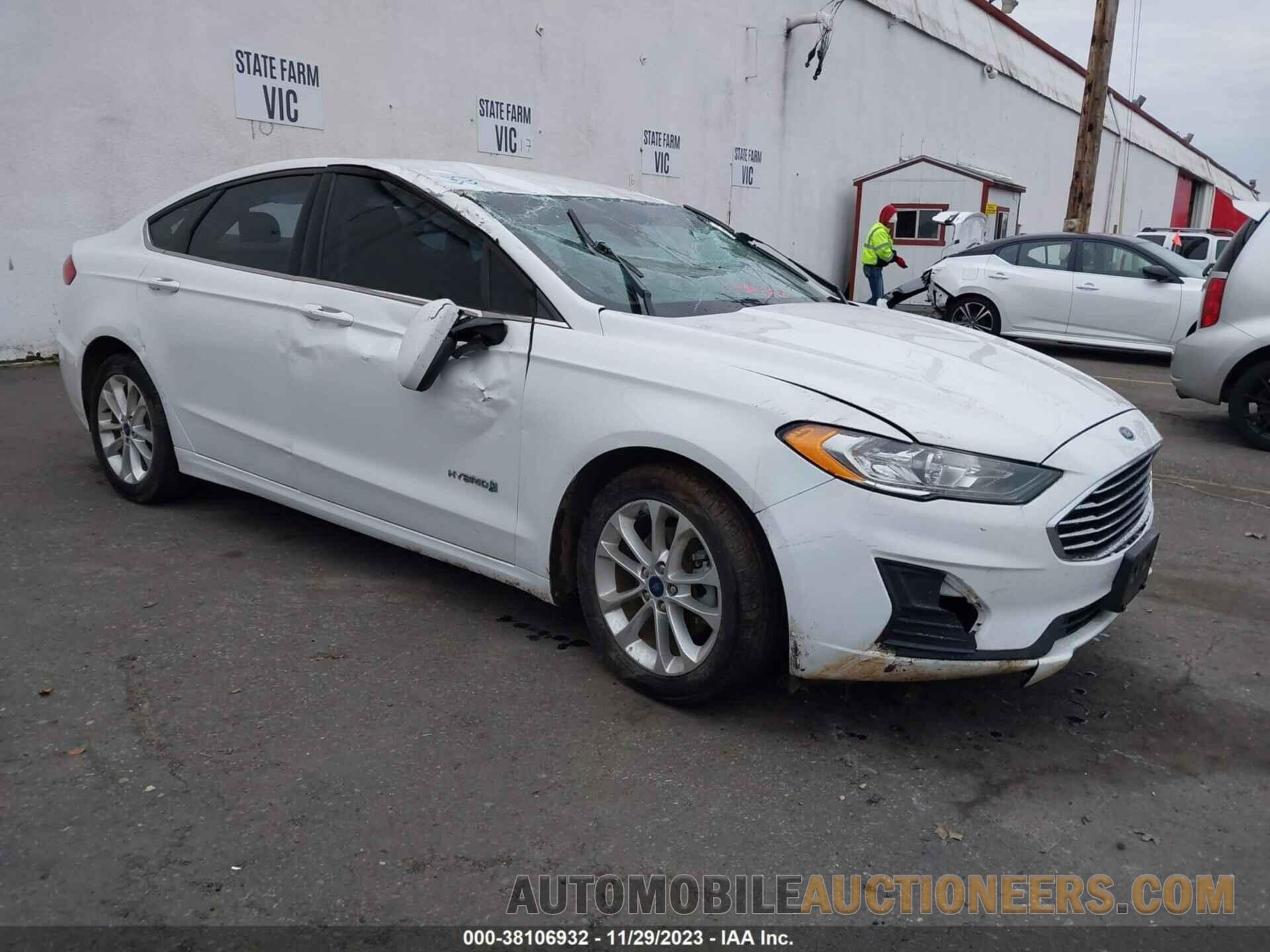 3FA6P0LU4KR119618 FORD FUSION HYBRID 2019