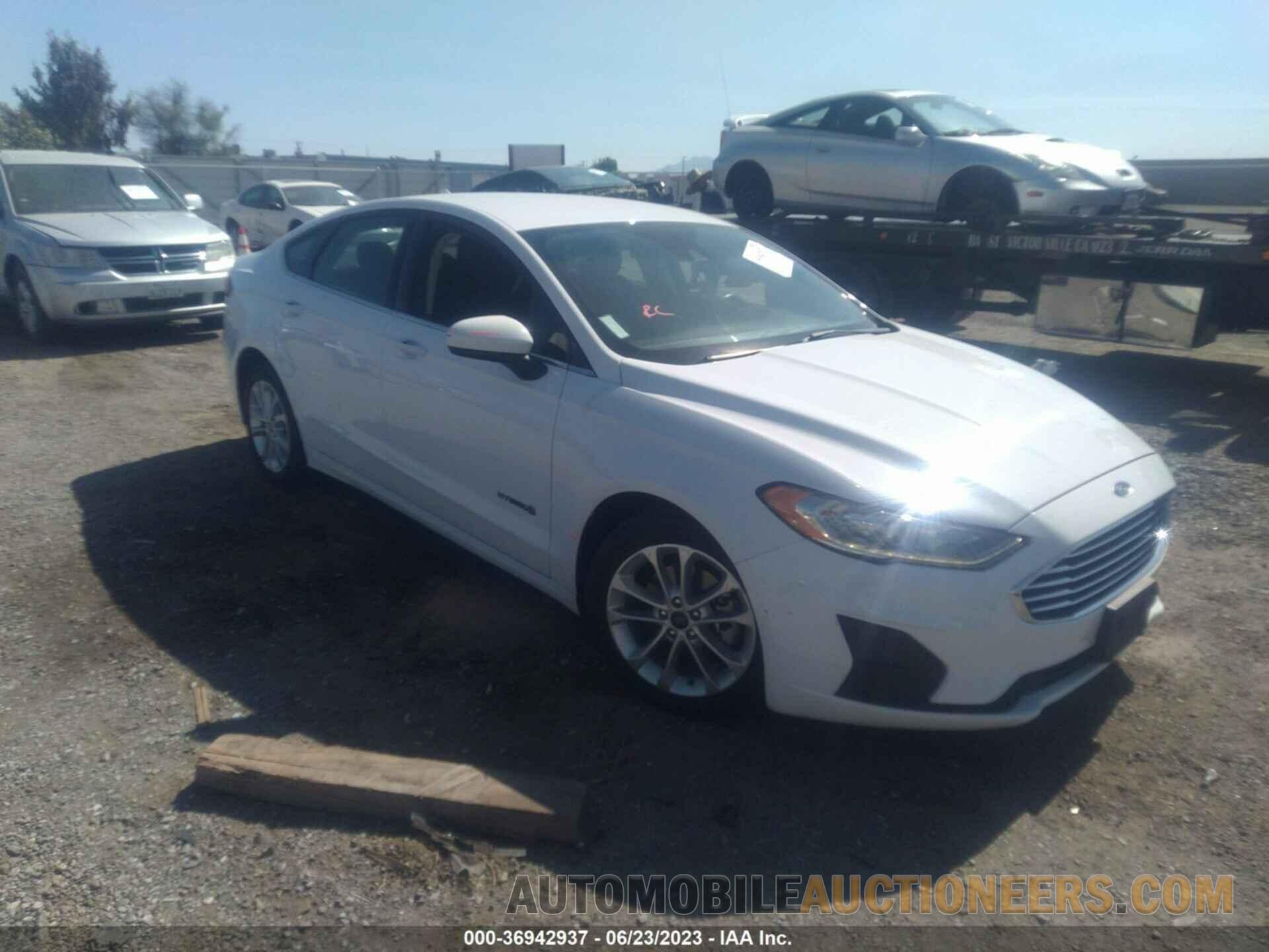 3FA6P0LU4KR208167 FORD FUSION HYBRID 2019