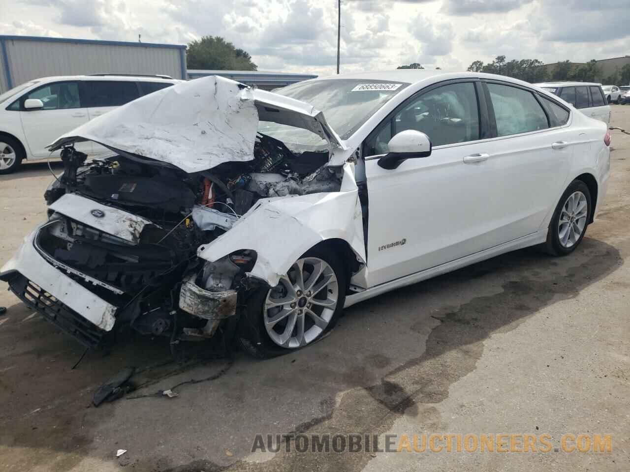 3FA6P0LU4KR208217 FORD FUSION 2019