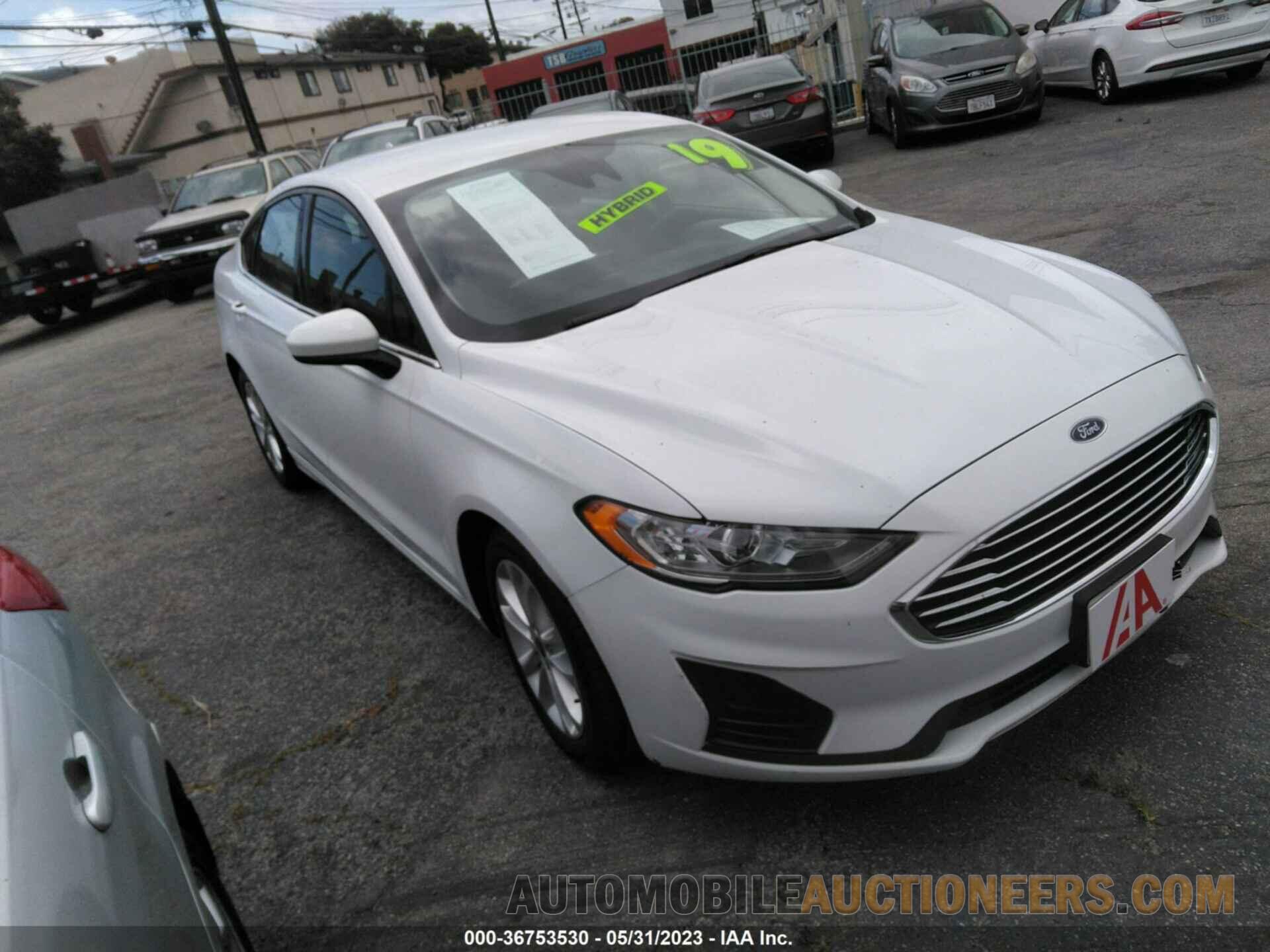 3FA6P0LU4KR225275 FORD FUSION HYBRID 2019