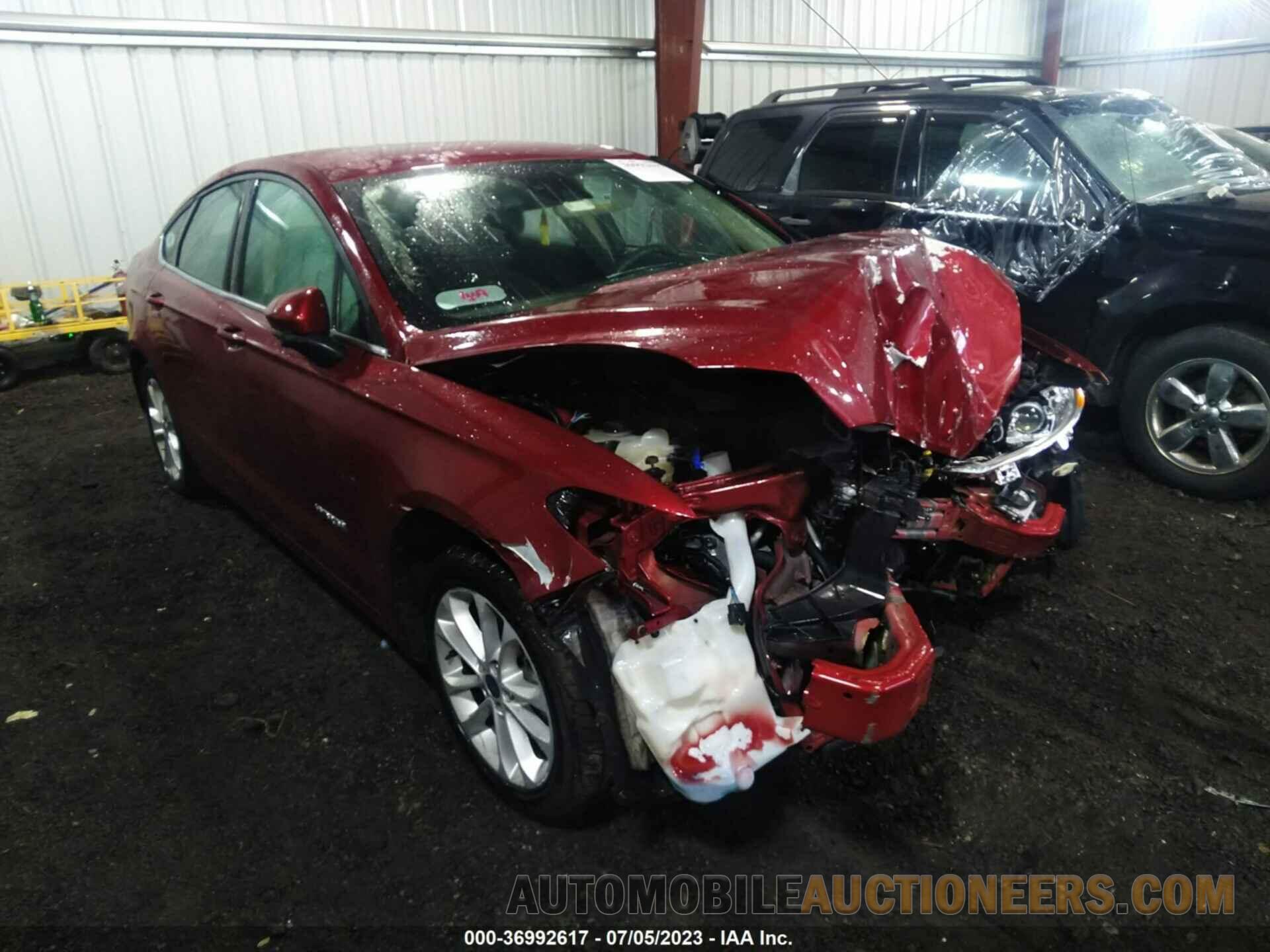 3FA6P0LU4KR225695 FORD FUSION HYBRID 2019