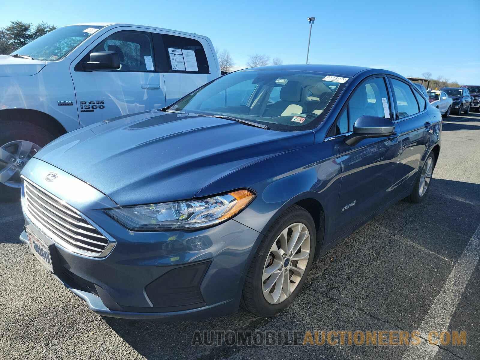 3FA6P0LU4KR235157 Ford Fusion Hybrid 2019