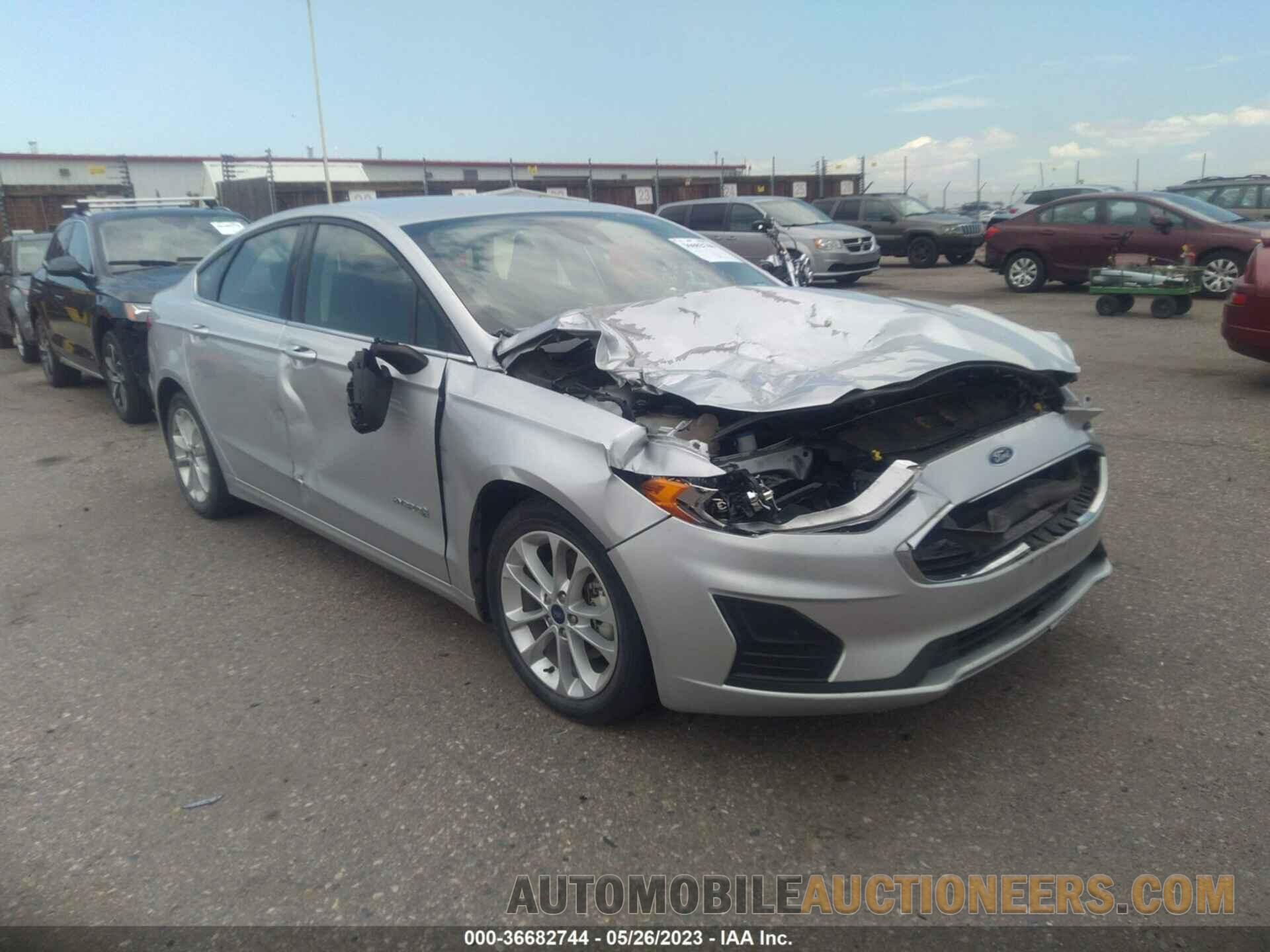 3FA6P0LU4KR240505 FORD FUSION HYBRID 2019