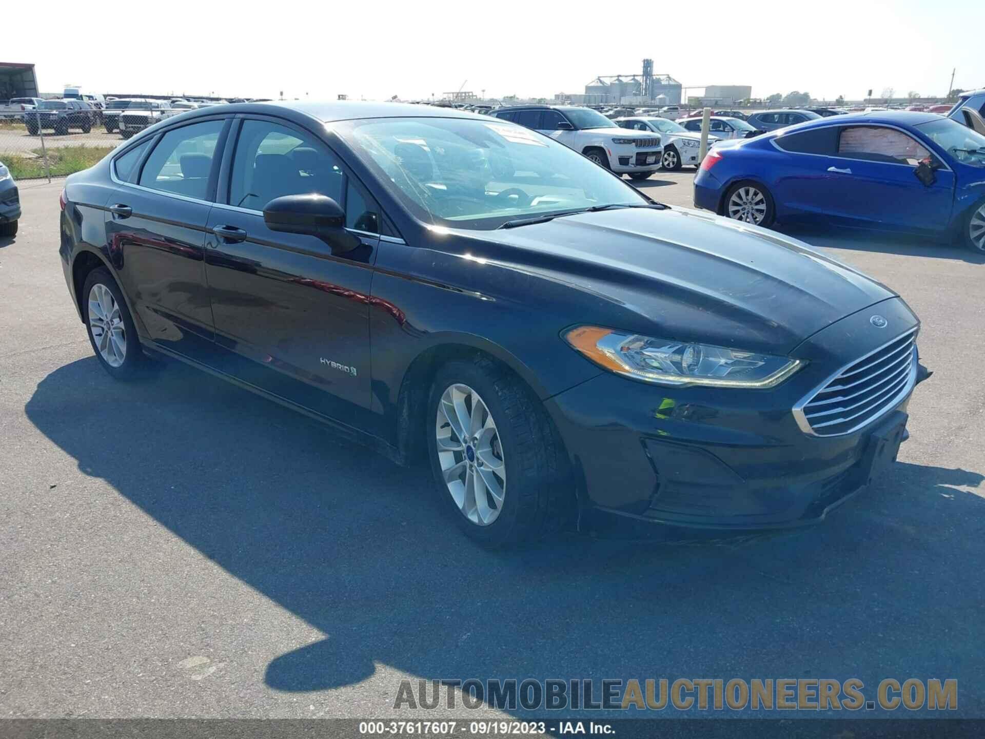 3FA6P0LU5KR109437 FORD FUSION HYBRID 2019