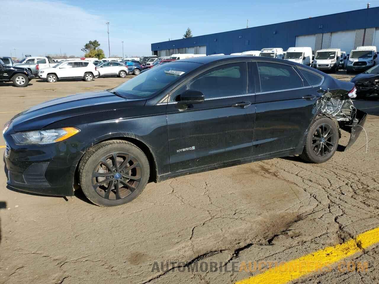 3FA6P0LU5KR131681 FORD FUSION 2019