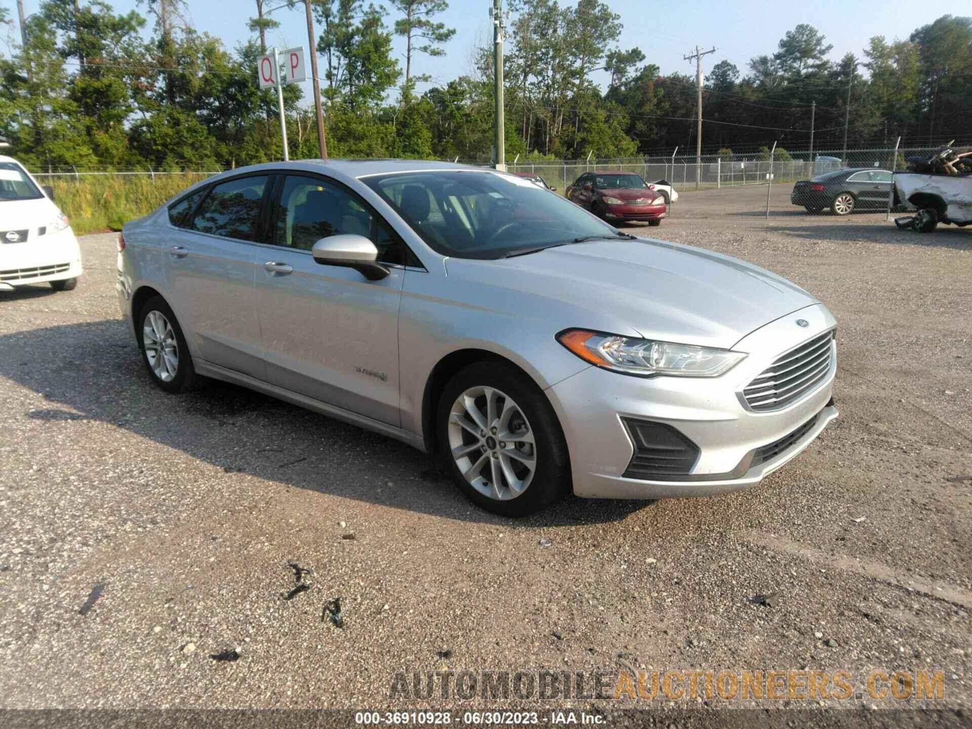 3FA6P0LU5KR138856 FORD FUSION HYBRID 2019