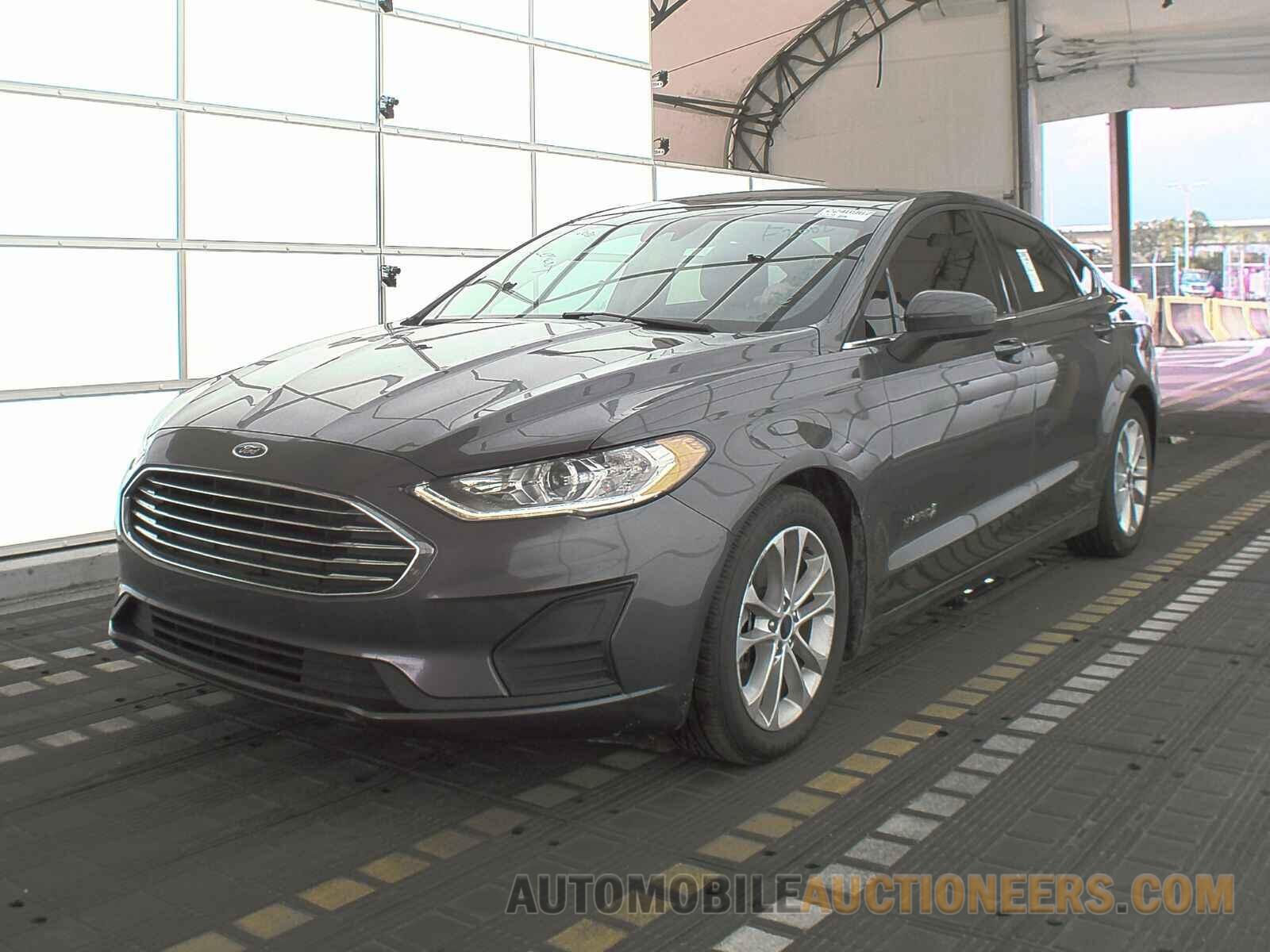 3FA6P0LU5KR152045 Ford Fusion Hybrid 2019