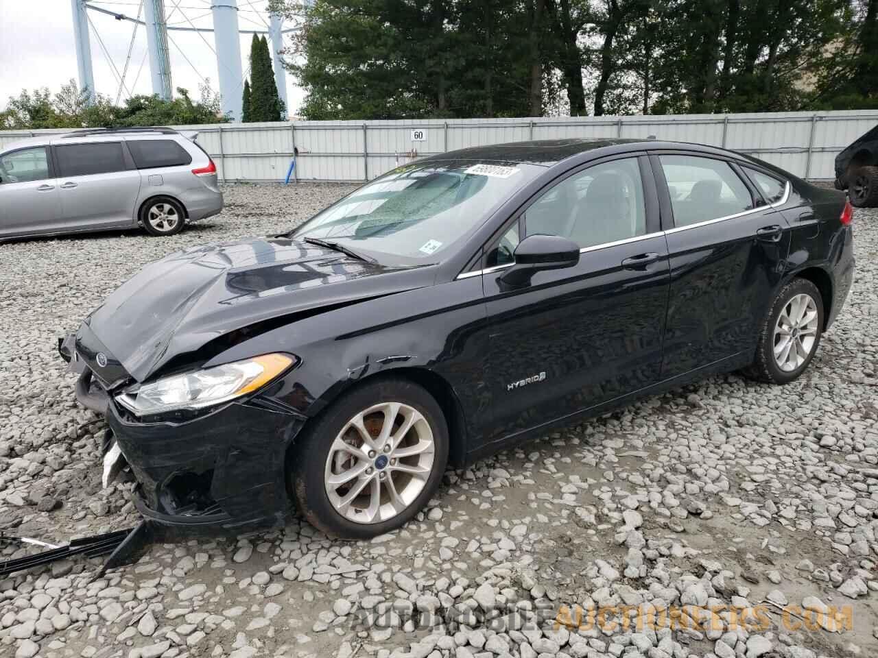 3FA6P0LU5KR157326 FORD FUSION 2019