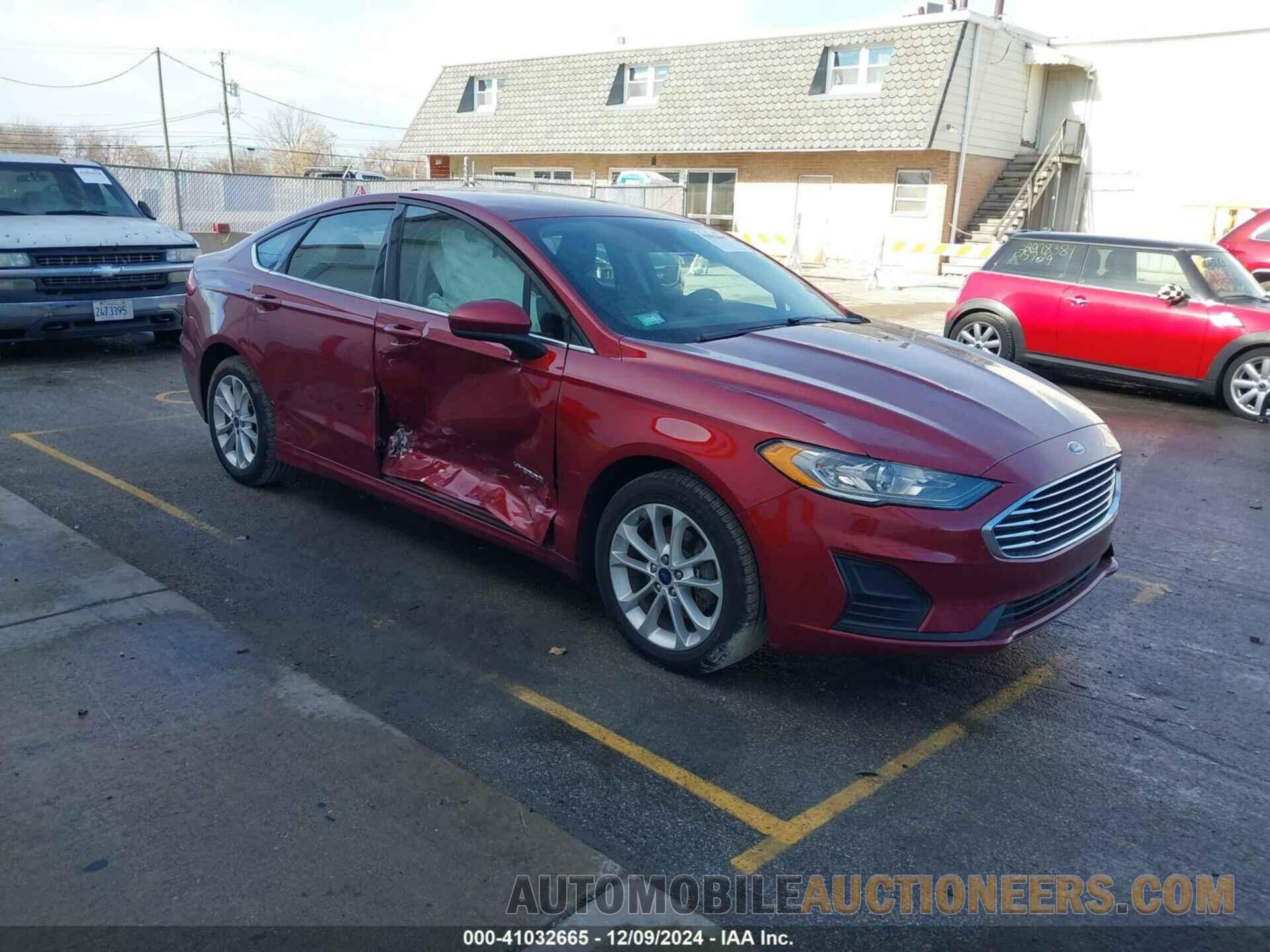 3FA6P0LU5KR168133 FORD FUSION HYBRID 2019