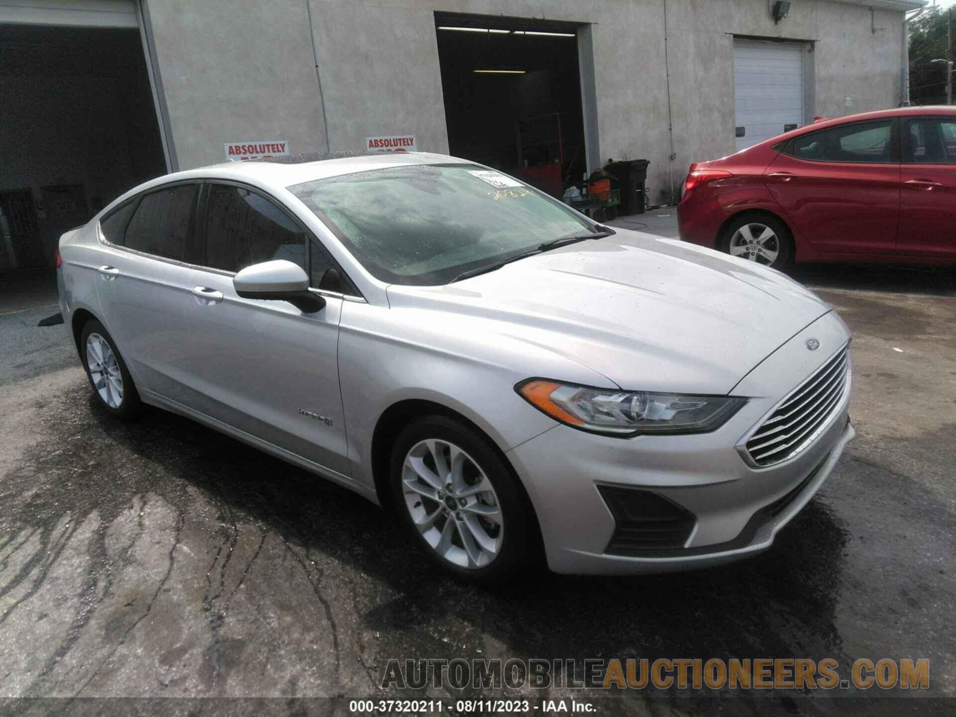 3FA6P0LU5KR208291 FORD FUSION HYBRID 2019