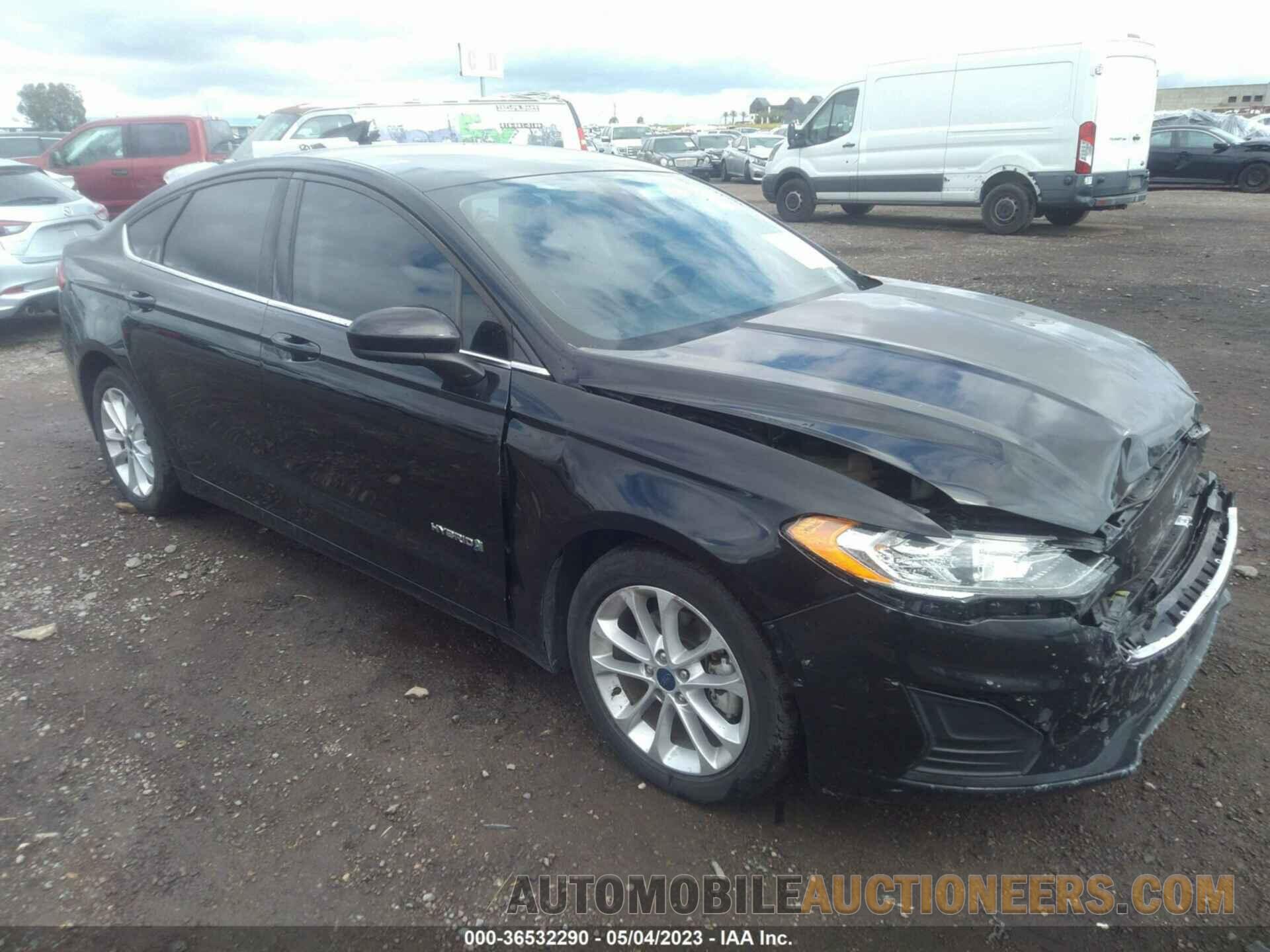 3FA6P0LU5KR220392 FORD FUSION HYBRID 2019