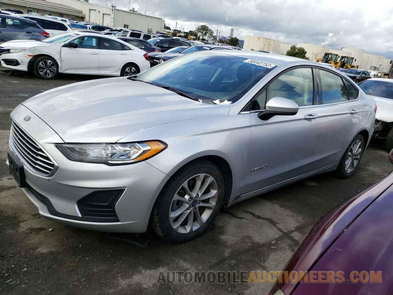 3FA6P0LU5KR220974 FORD FUSION 2019