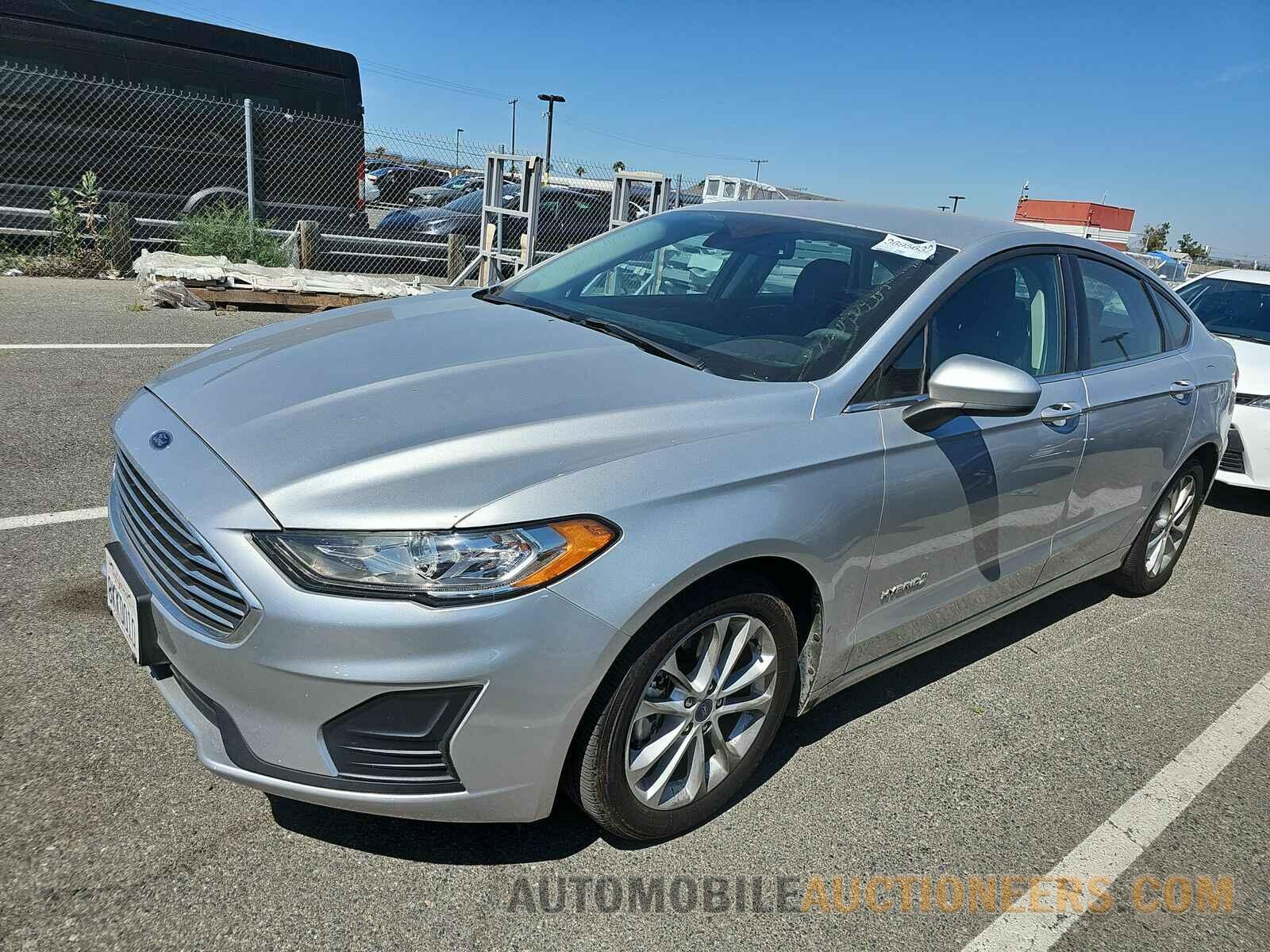 3FA6P0LU5KR255580 Ford Fusion Hybrid 2019