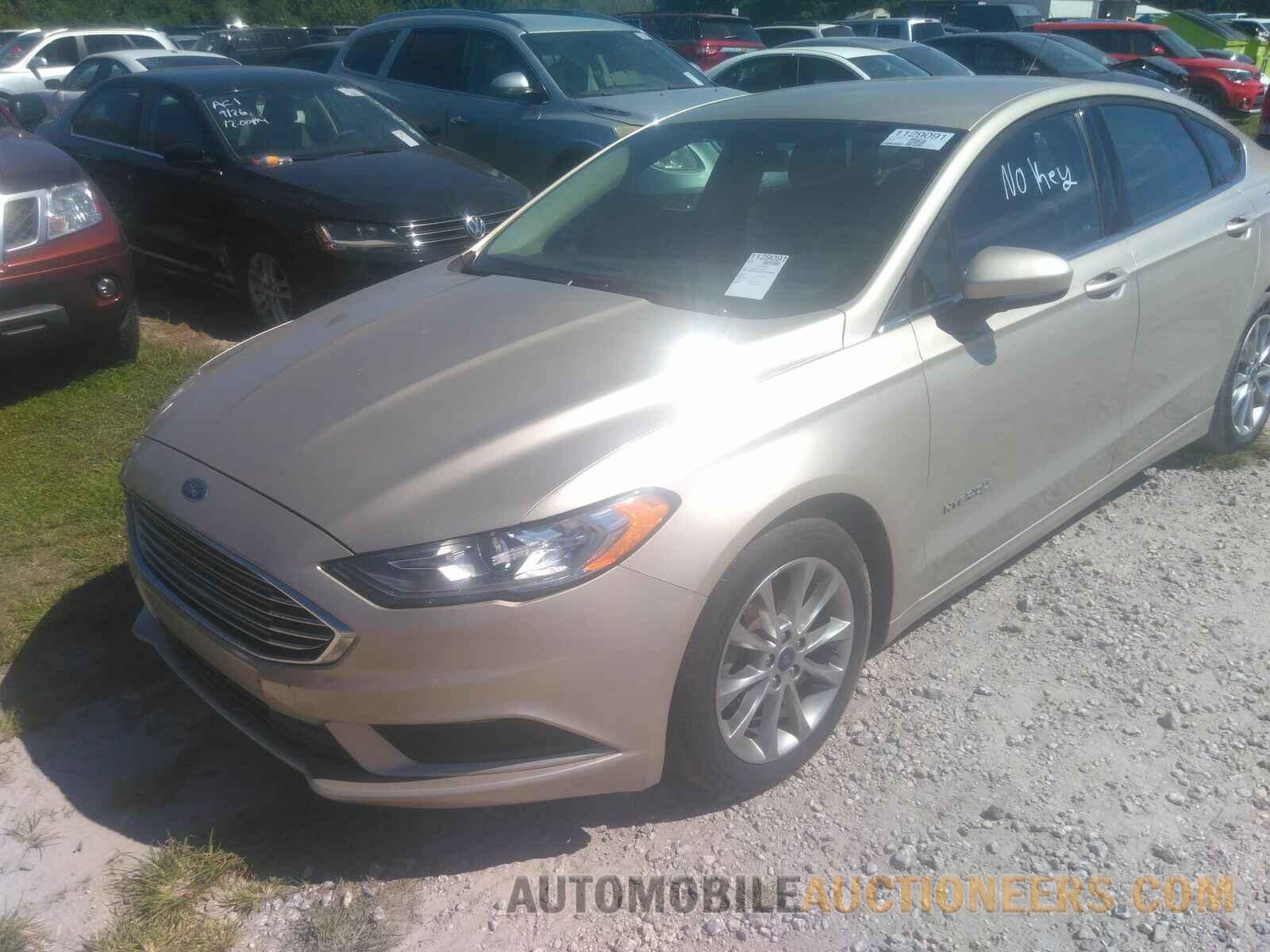 3FA6P0LU6HR380838 Ford Fusion Hybrid 2017