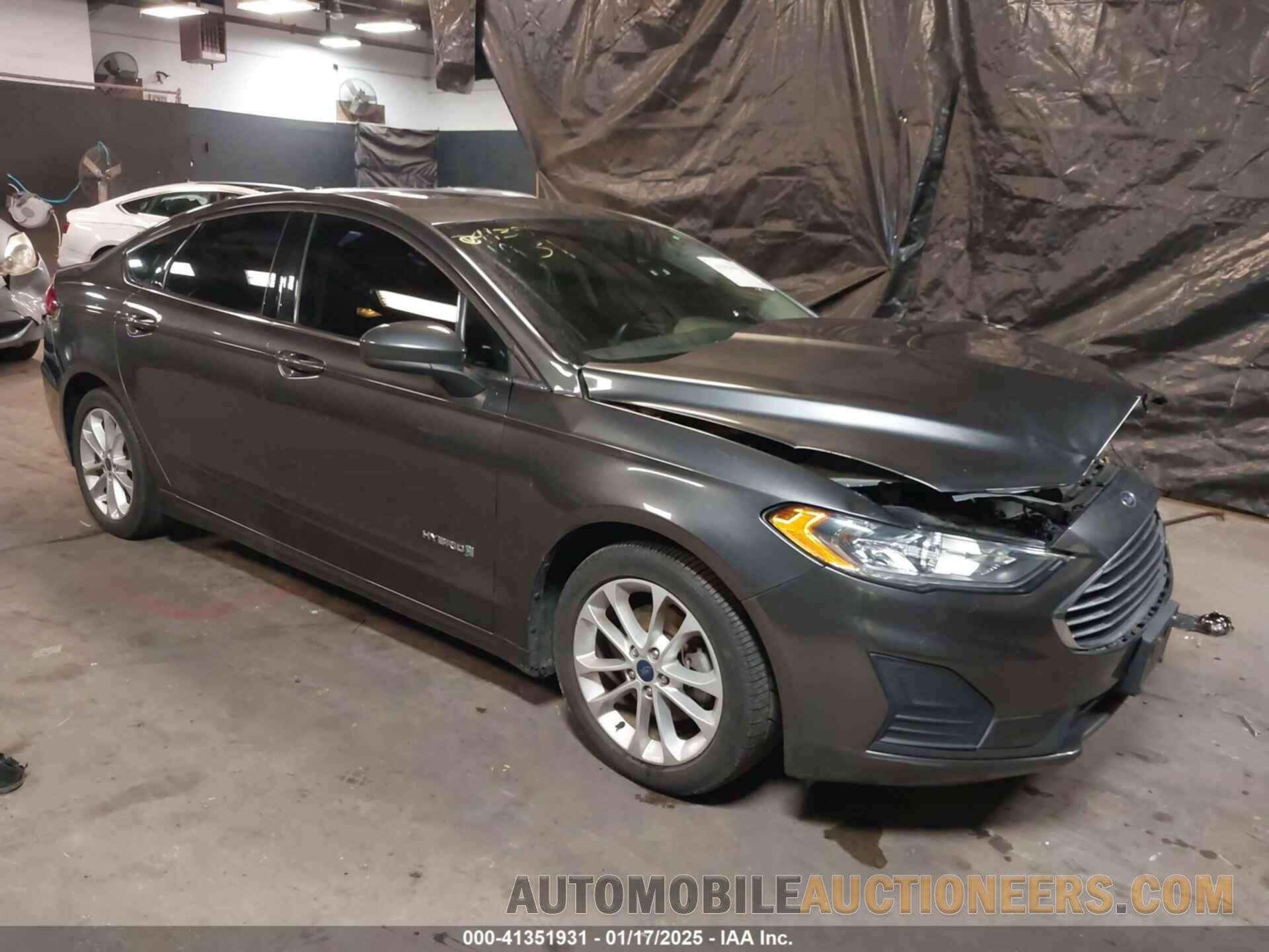 3FA6P0LU6KR157965 FORD FUSION HYBRID 2019