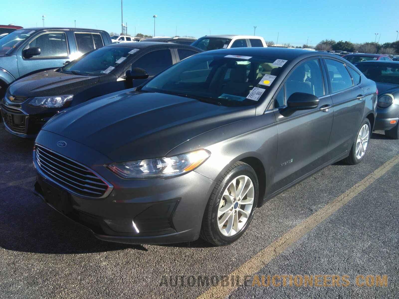 3FA6P0LU6KR208039 Ford Fusion Hybrid 2019