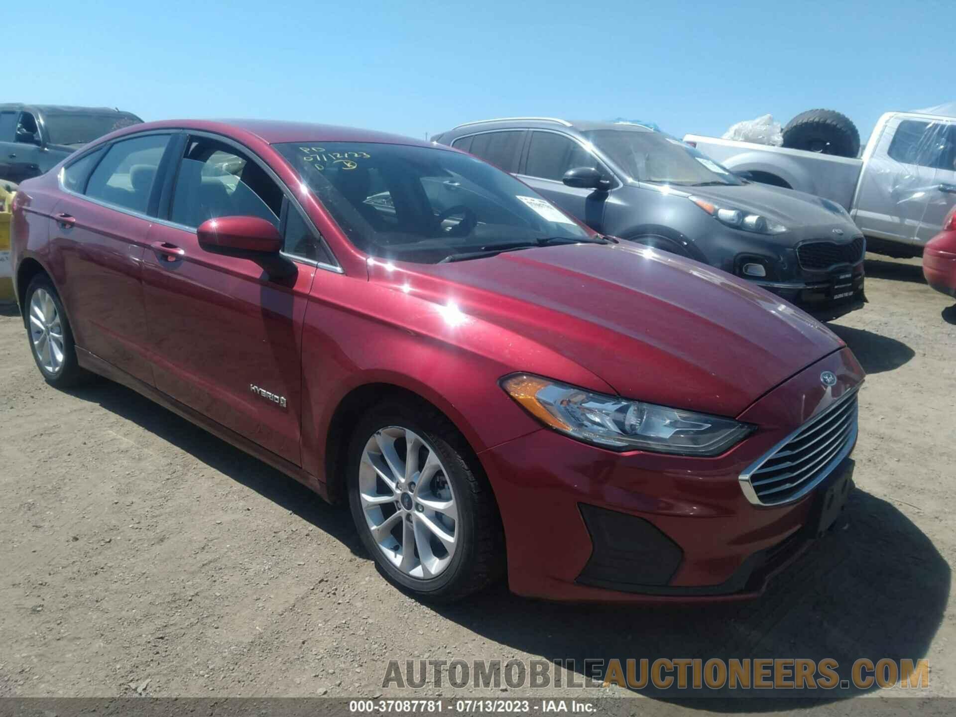 3FA6P0LU6KR220725 FORD FUSION HYBRID 2019