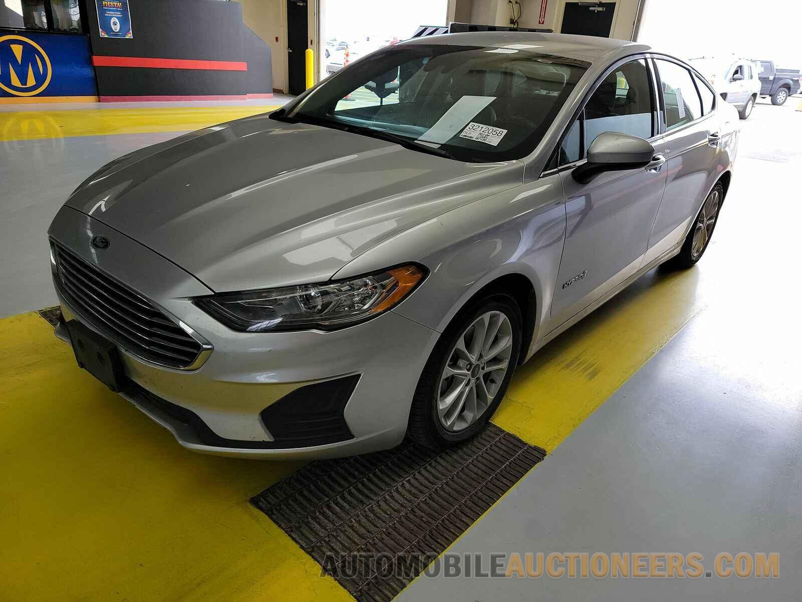 3FA6P0LU6KR226072 Ford Fusion Hybrid 2019