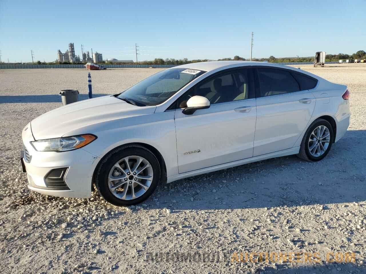 3FA6P0LU6KR241042 FORD FUSION 2019