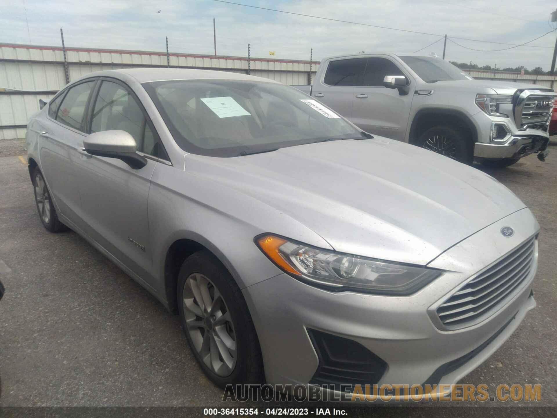 3FA6P0LU6KR254647 FORD FUSION HYBRID 2019