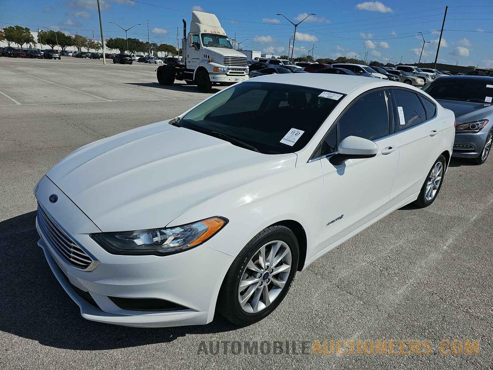 3FA6P0LU7HR103213 Ford Fusion Hybrid 2017