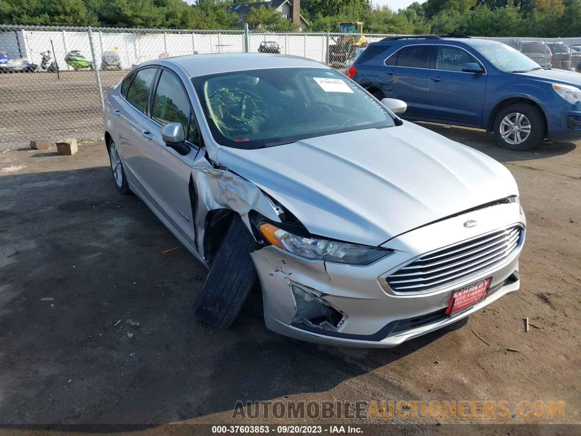 3FA6P0LU7KR143881 FORD FUSION HYBRID 2019