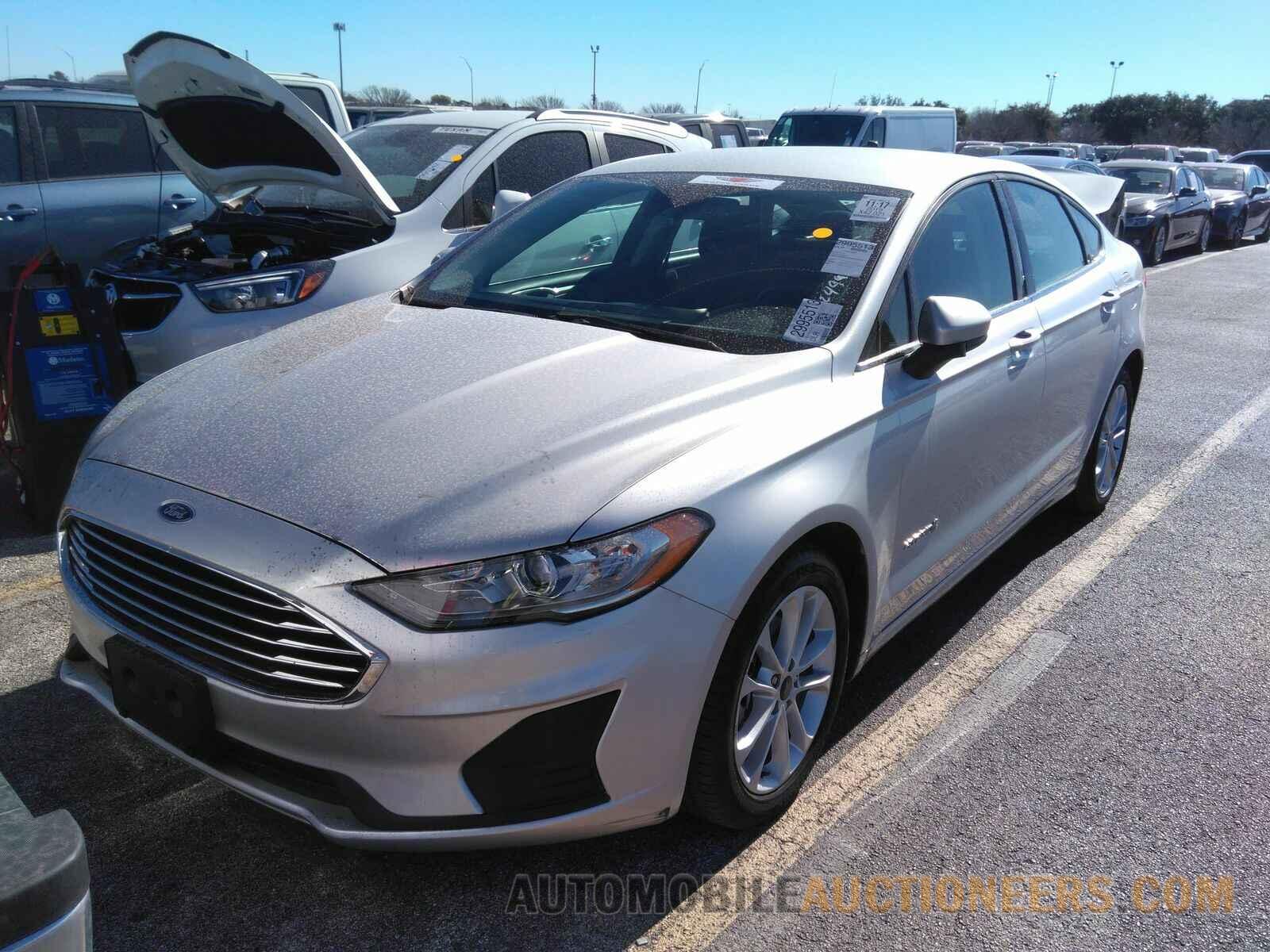 3FA6P0LU7KR208129 Ford Fusion Hybrid 2019