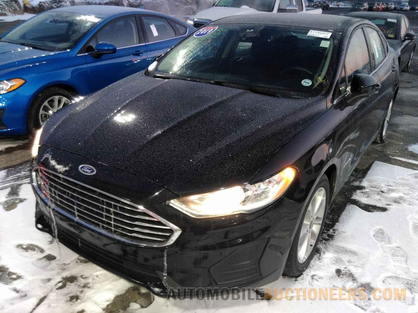 3FA6P0LU7KR208678 Ford Fusion Hybrid 2019