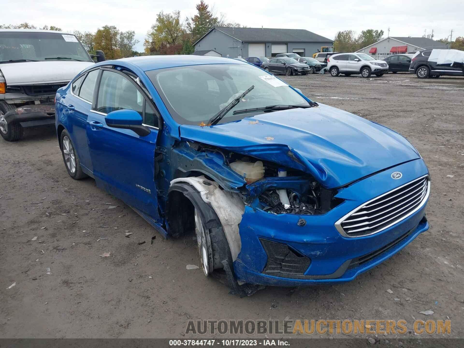 3FA6P0LU7KR282070 FORD FUSION HYBRID 2019