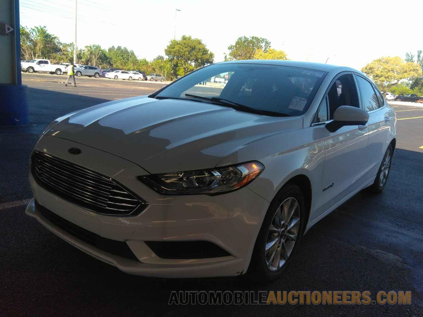 3FA6P0LU8HR318003 Ford Fusion Hybrid 2017